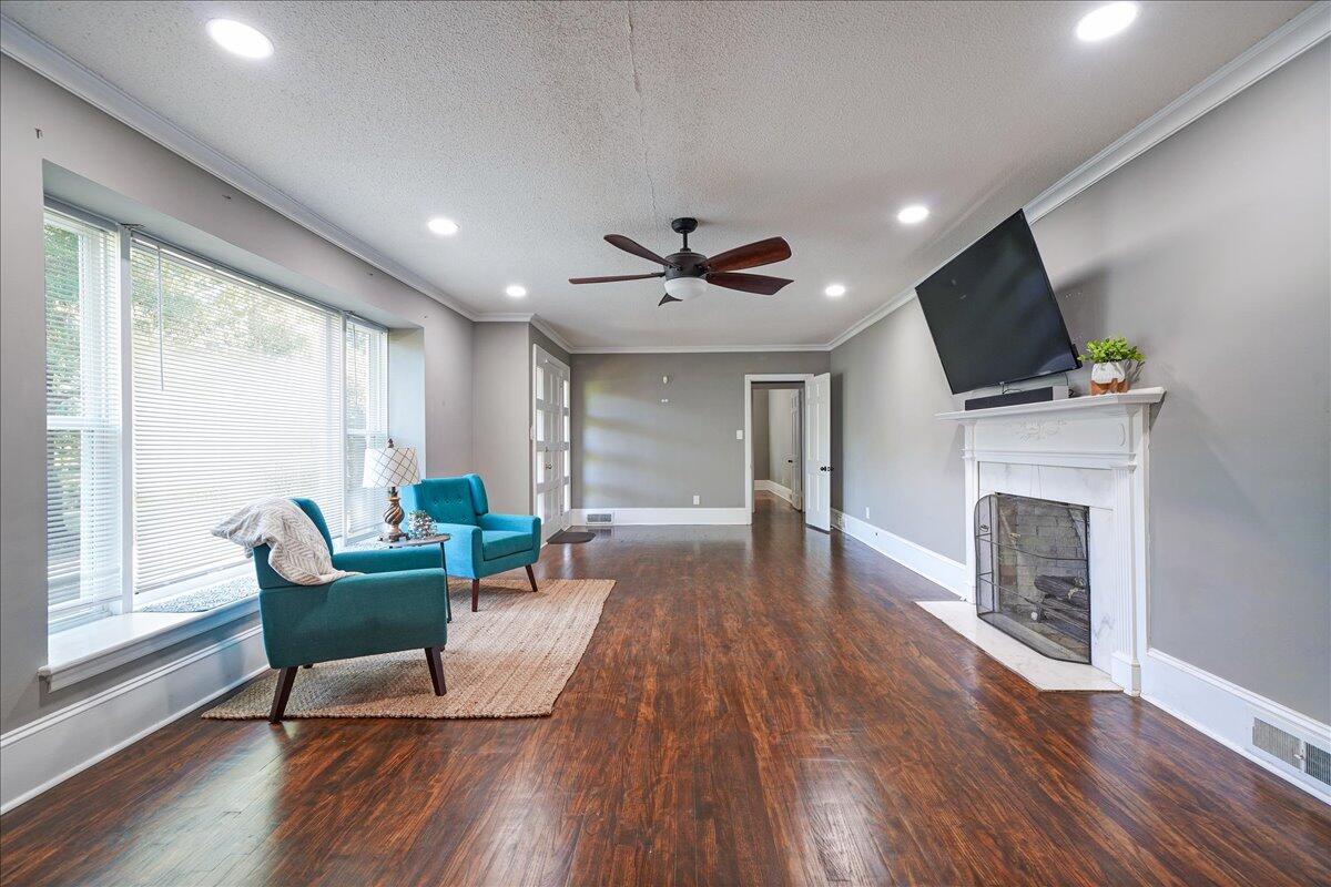 131 Club Acres Boulevard