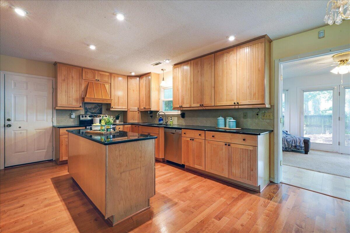 115 Saint Awdry Street