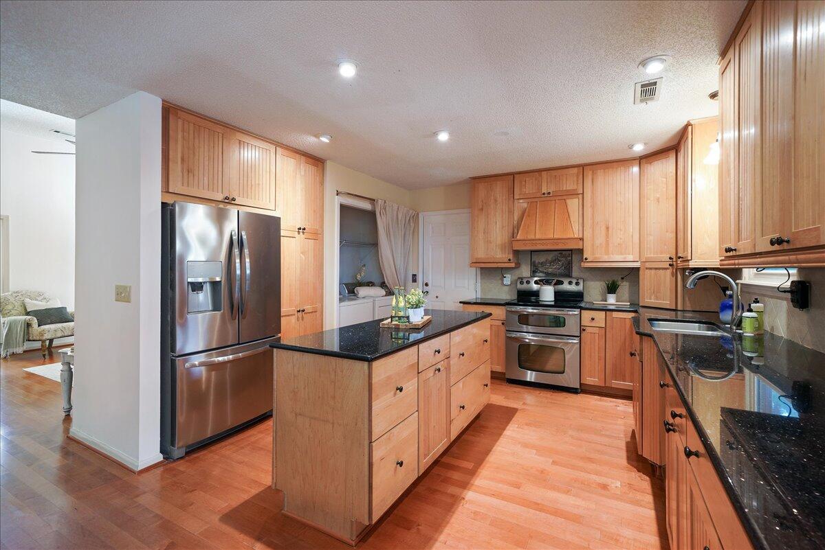 115 Saint Awdry Street