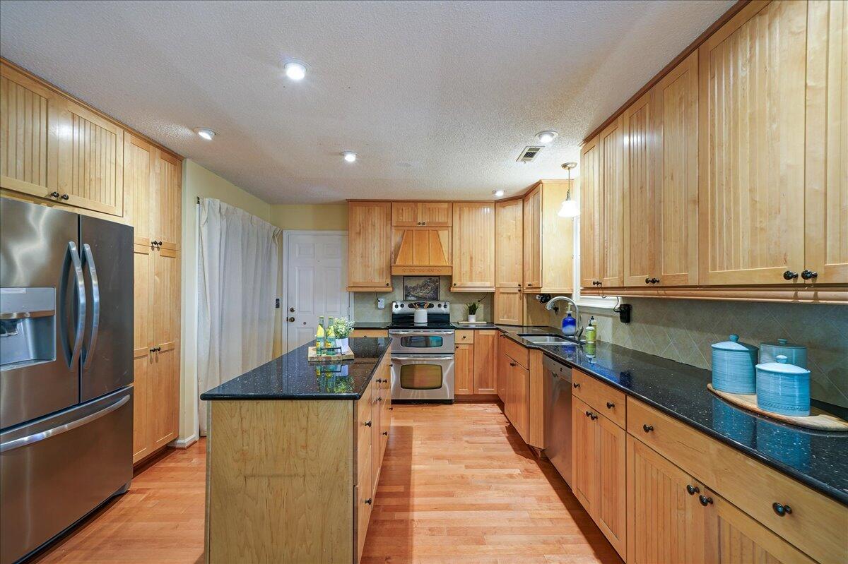 115 Saint Awdry Street