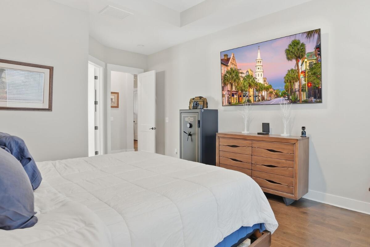 1055 Stonehenge Drive