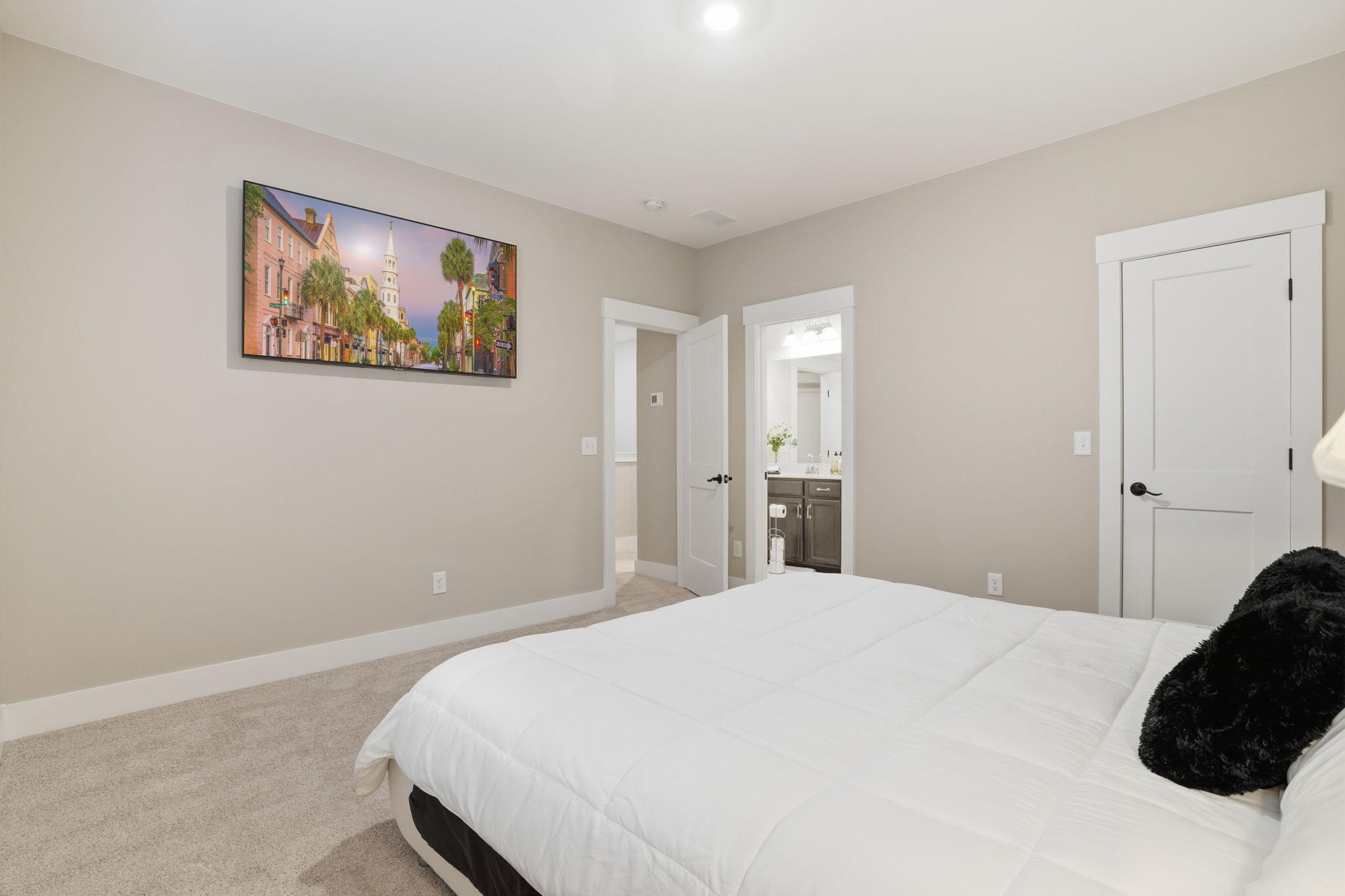 1055 Stonehenge Drive