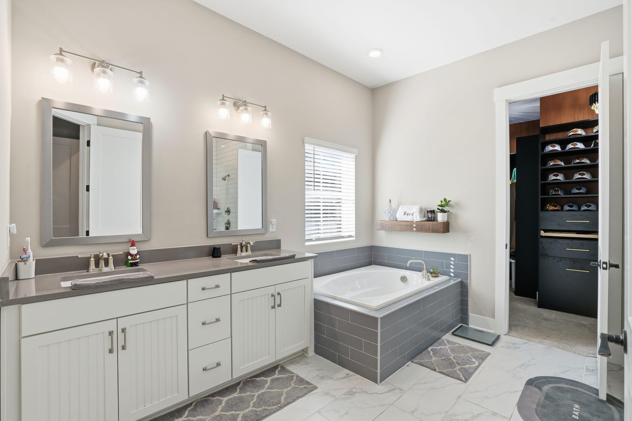 1055 Stonehenge Drive