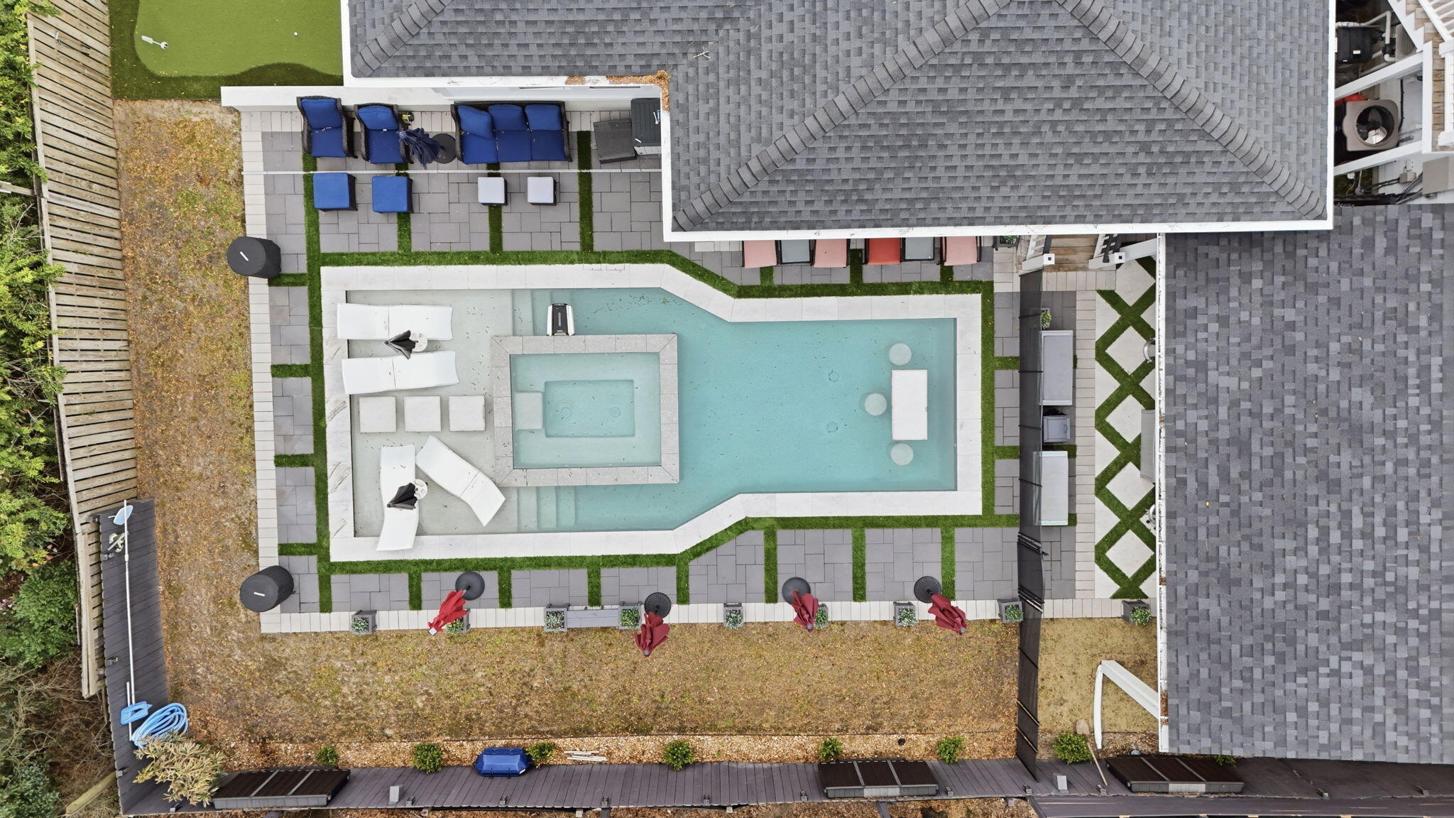 1055 Stonehenge Drive