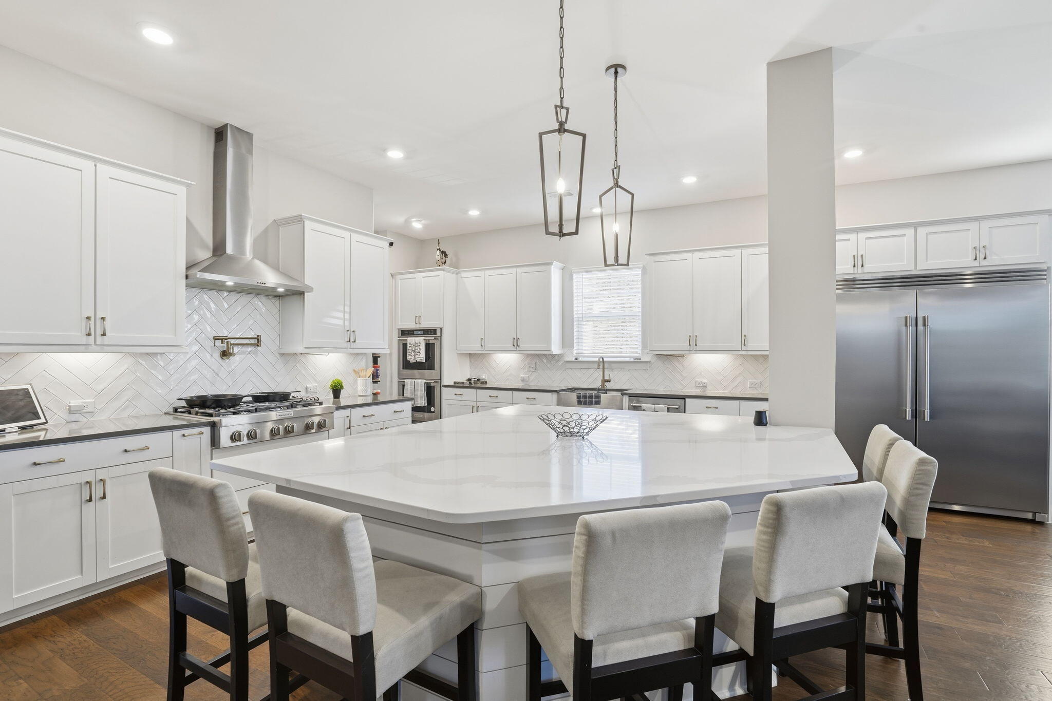 1055 Stonehenge Drive