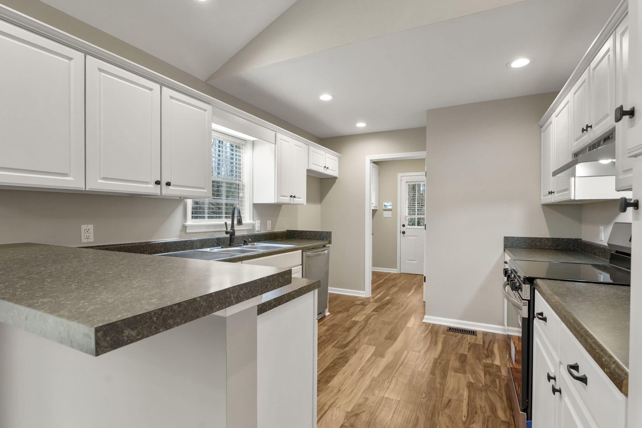 135 Litchfield Court