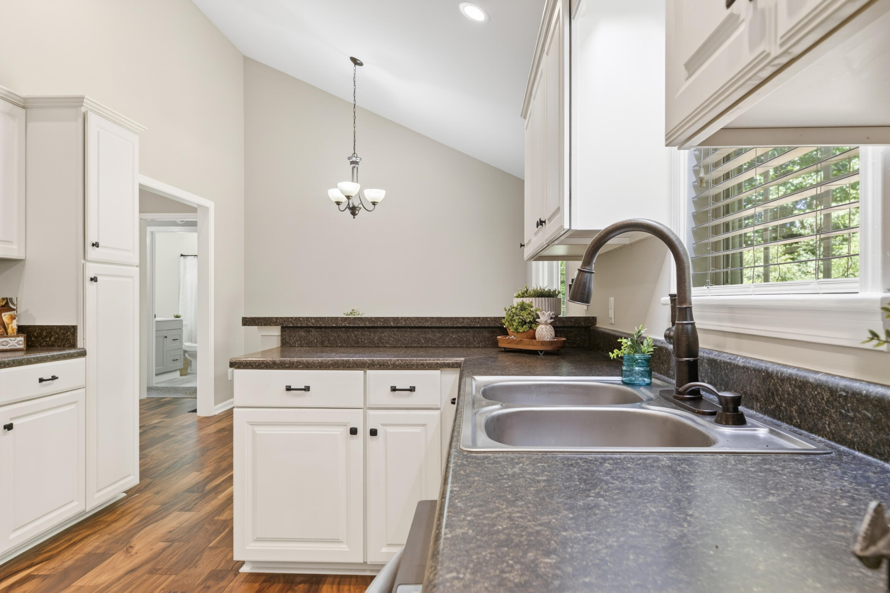 135 Litchfield Court