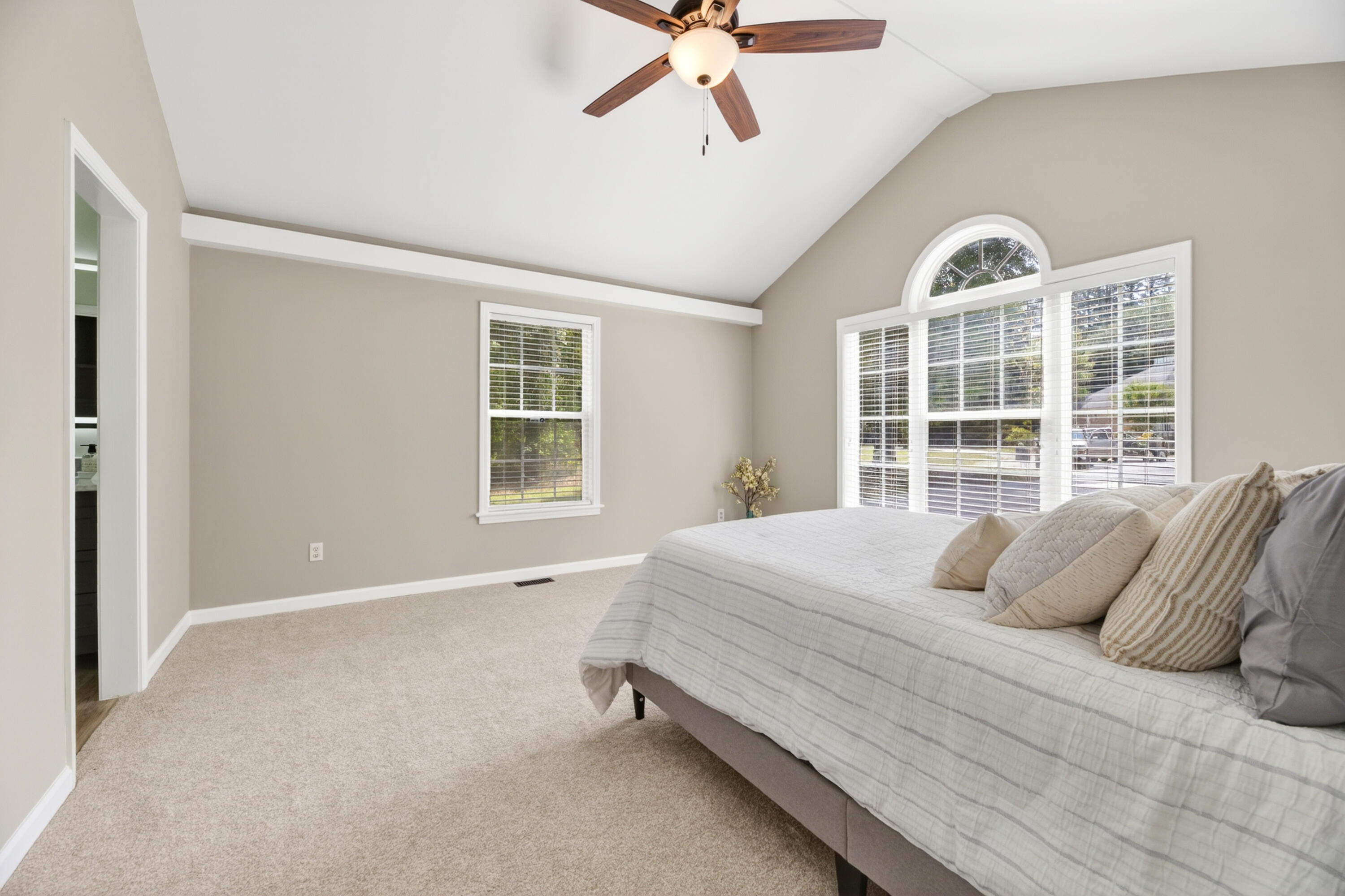 135 Litchfield Court