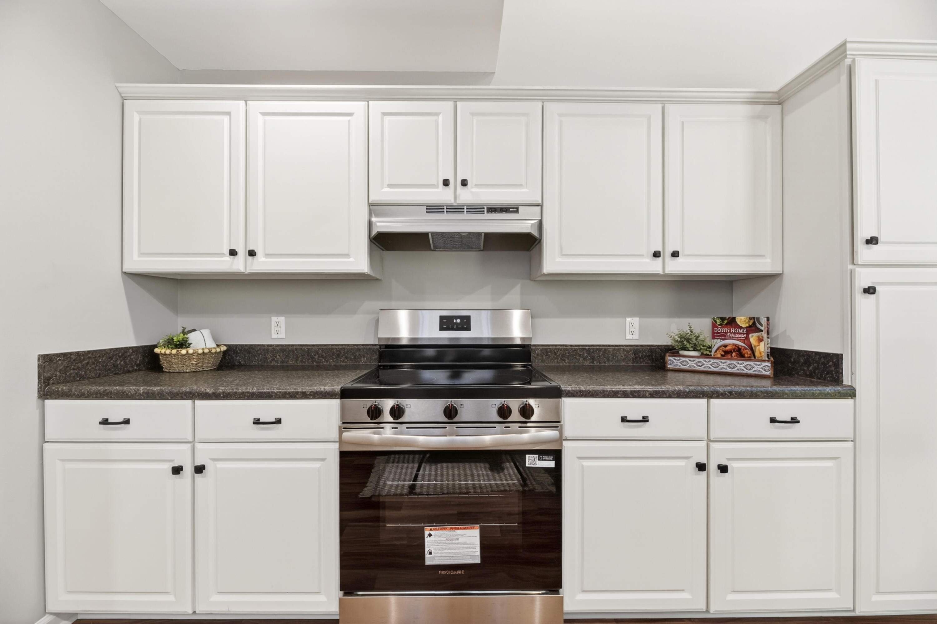 135 Litchfield Court