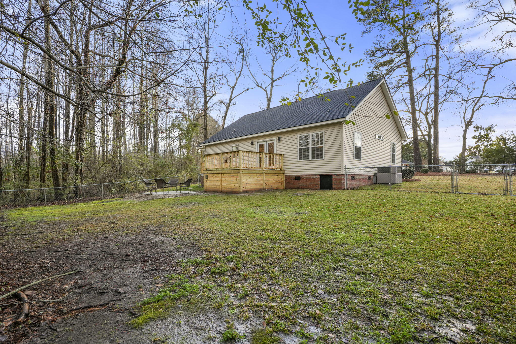 135 Litchfield Court