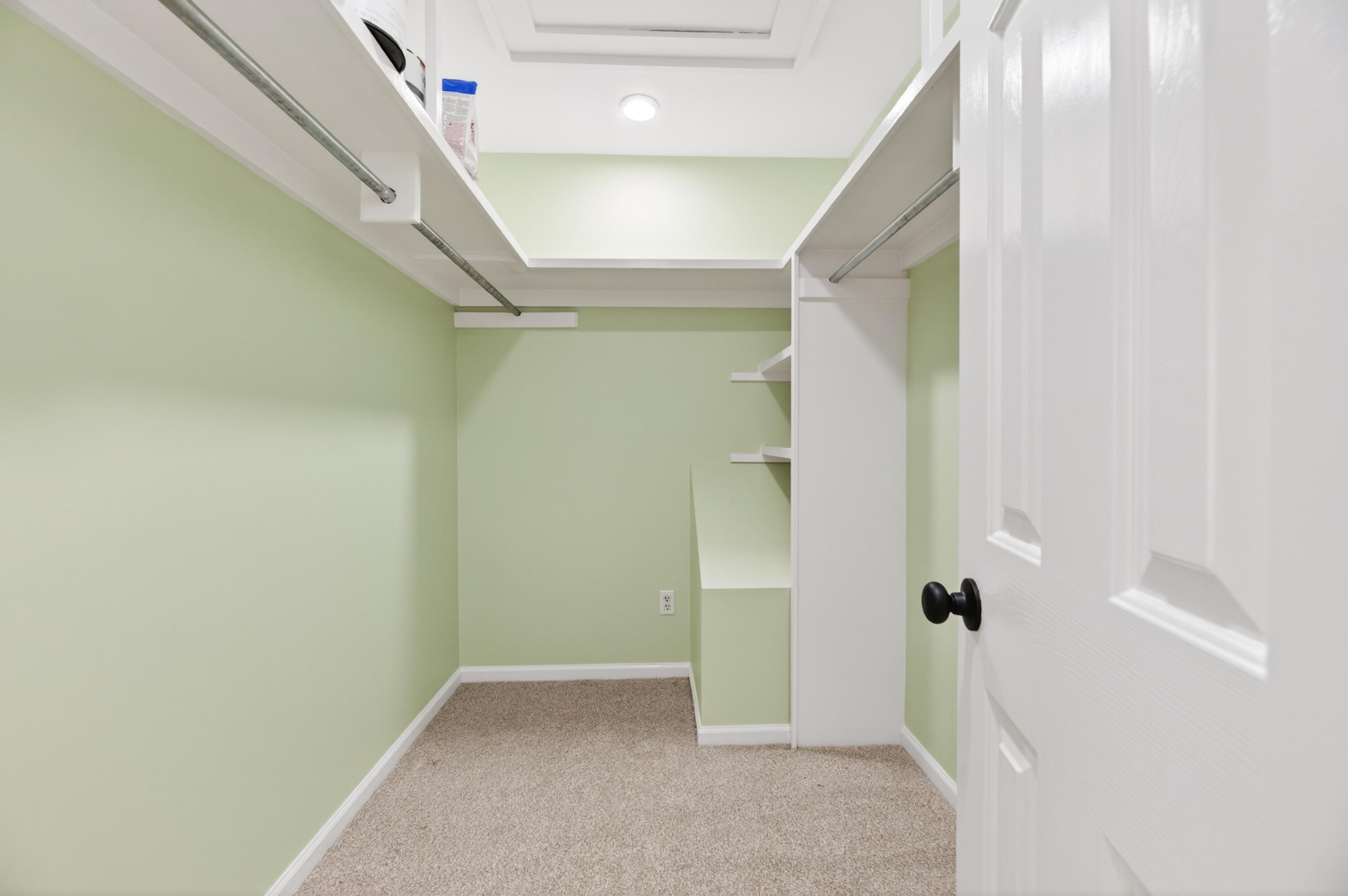 135 Litchfield Court