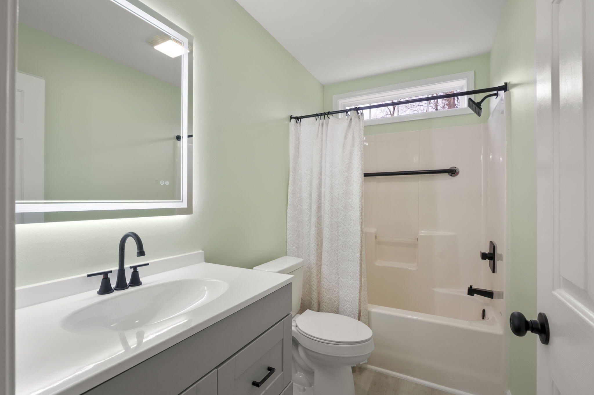 135 Litchfield Court