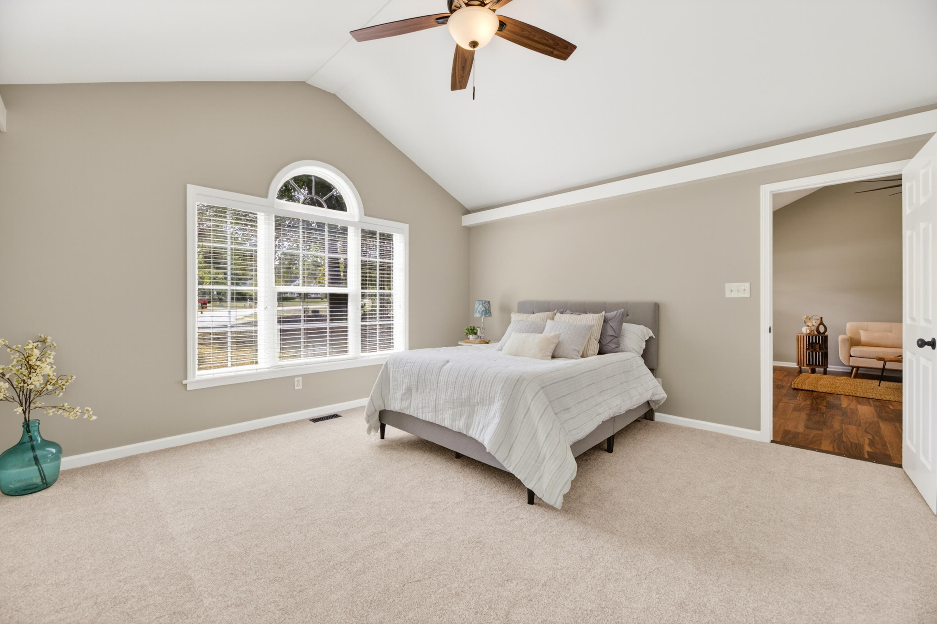 135 Litchfield Court