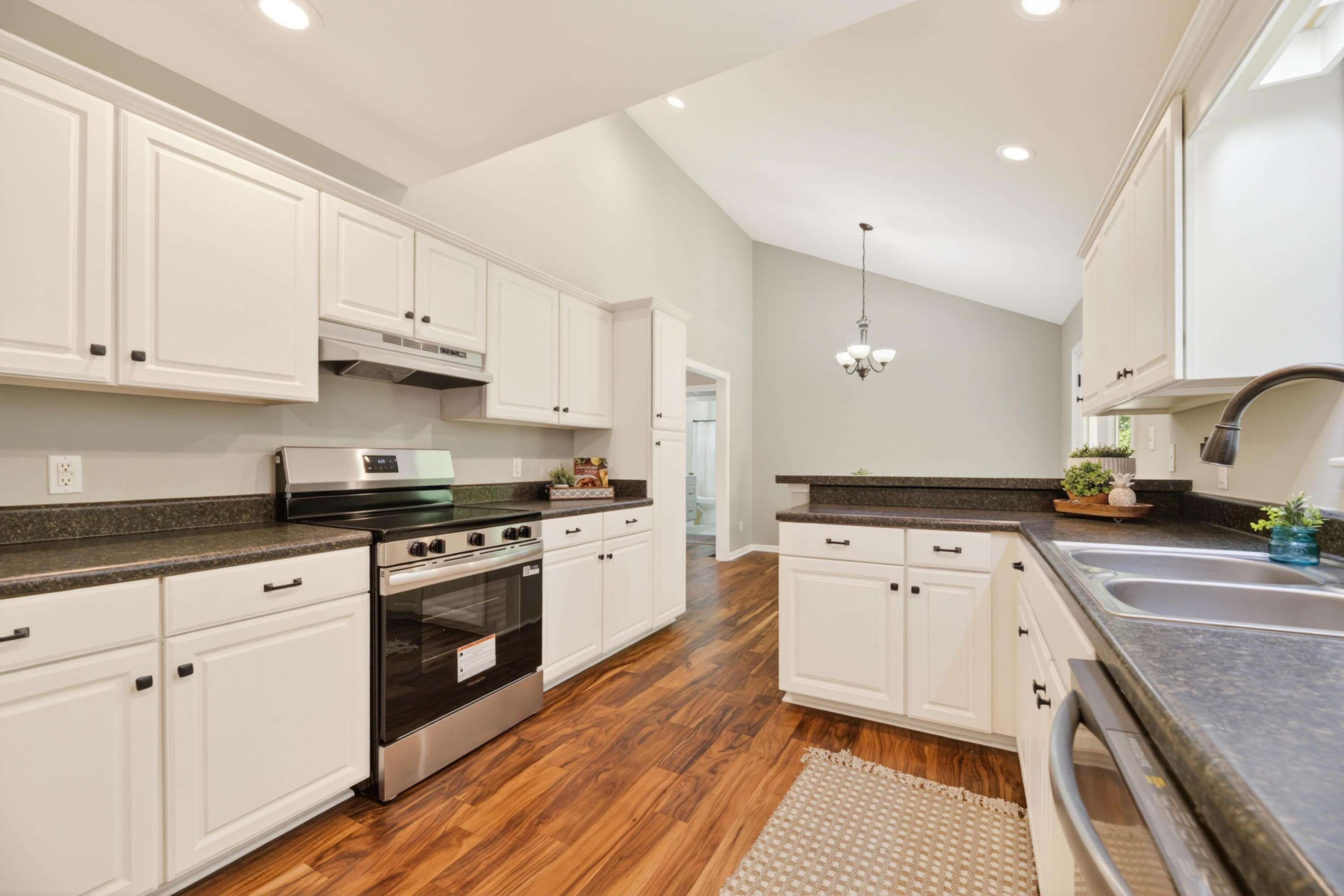 135 Litchfield Court