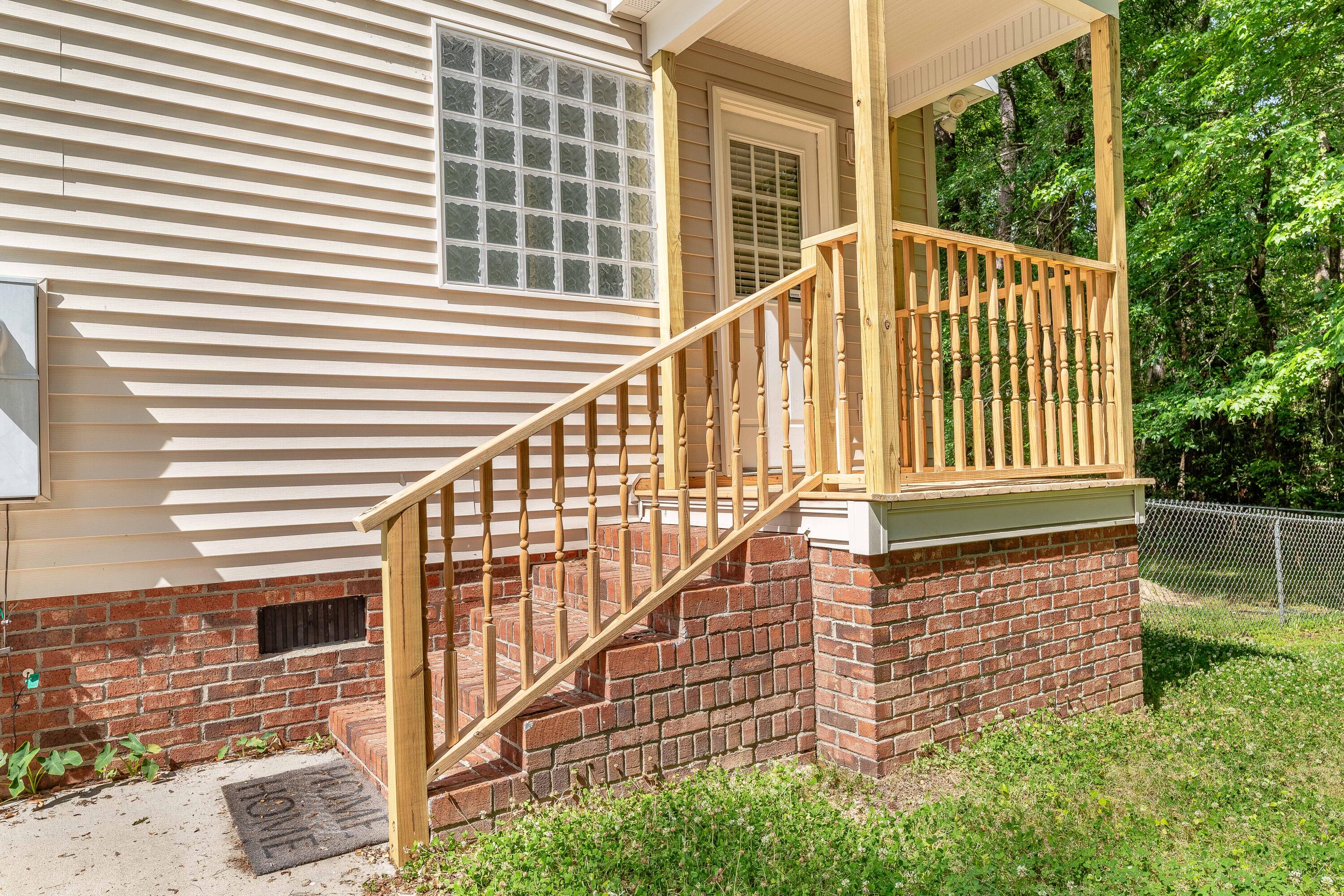 135 Litchfield Court
