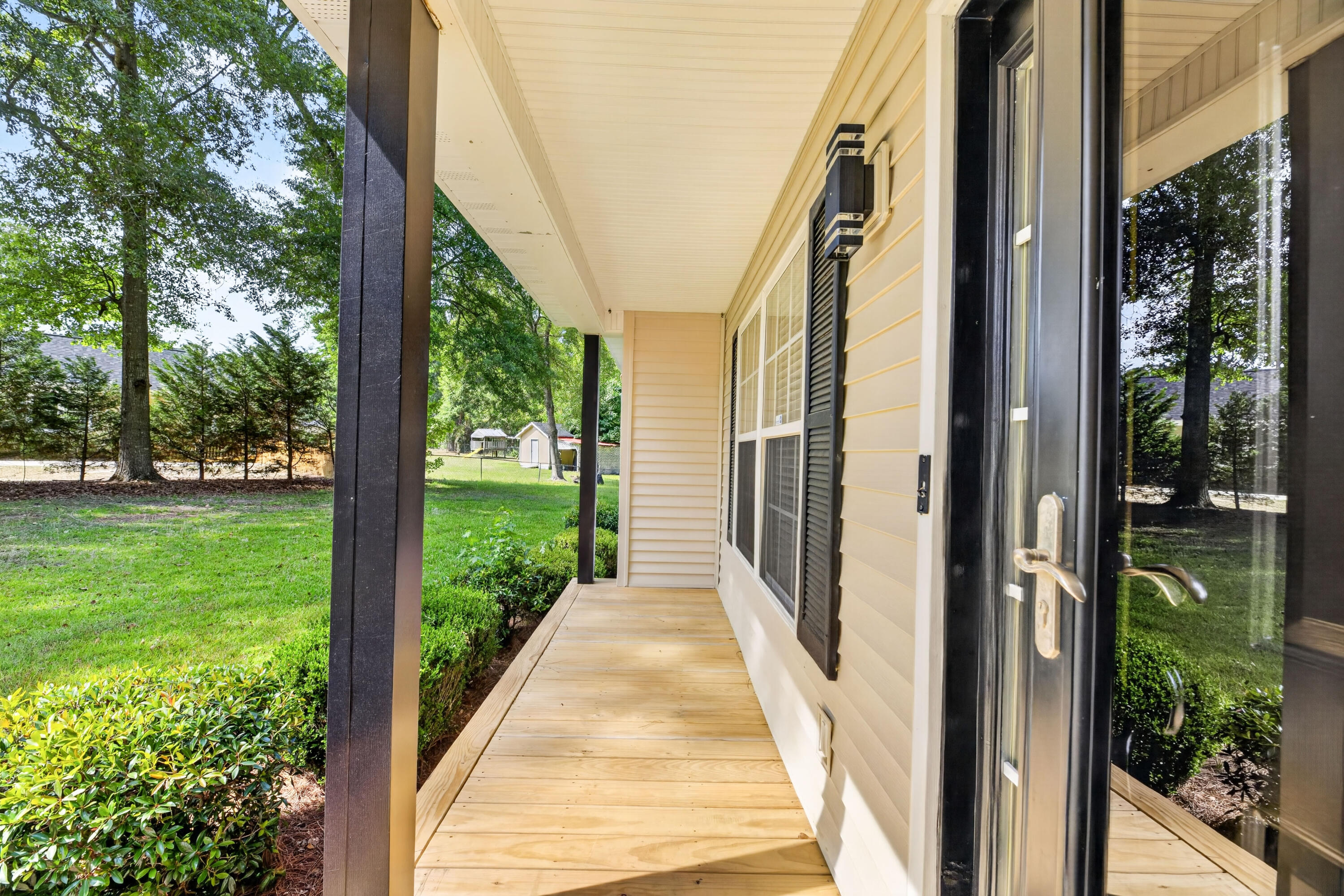 135 Litchfield Court