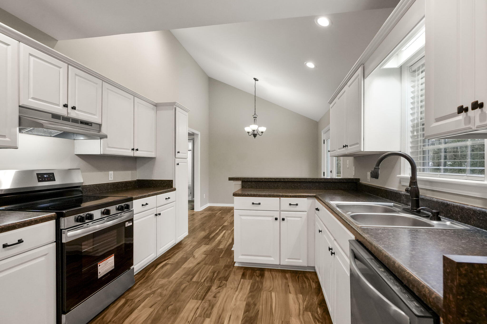 135 Litchfield Court