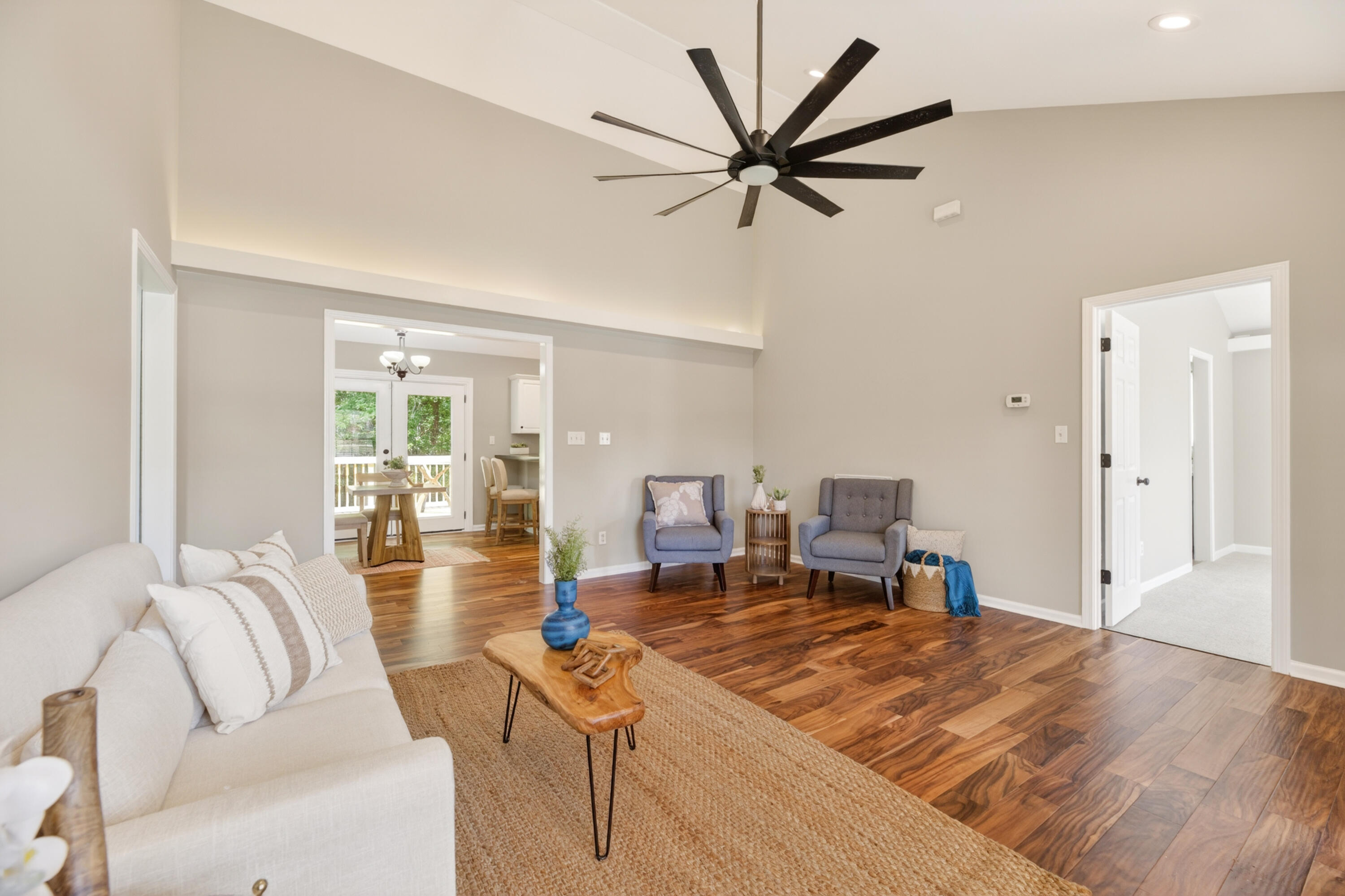 135 Litchfield Court