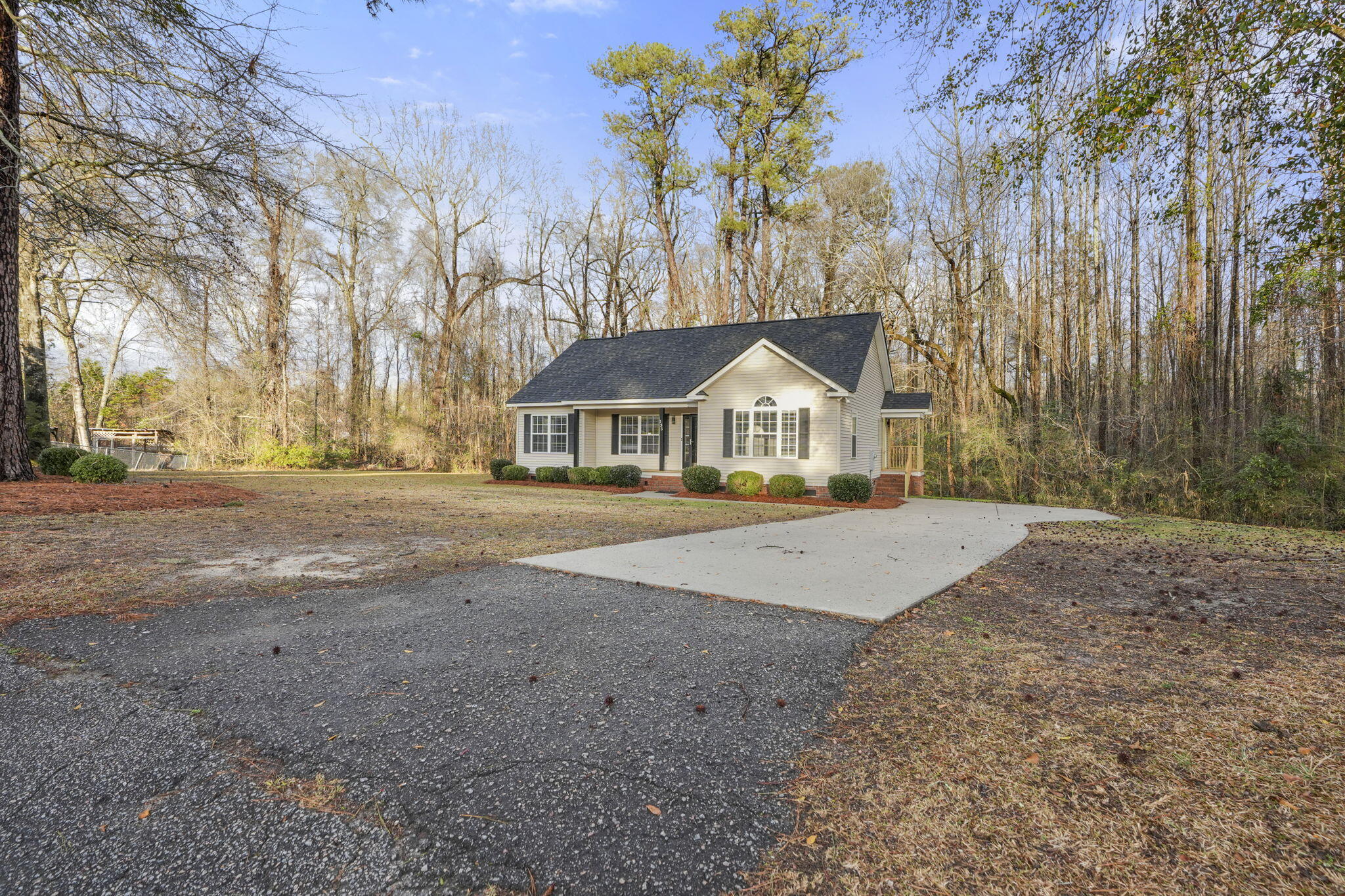 135 Litchfield Court