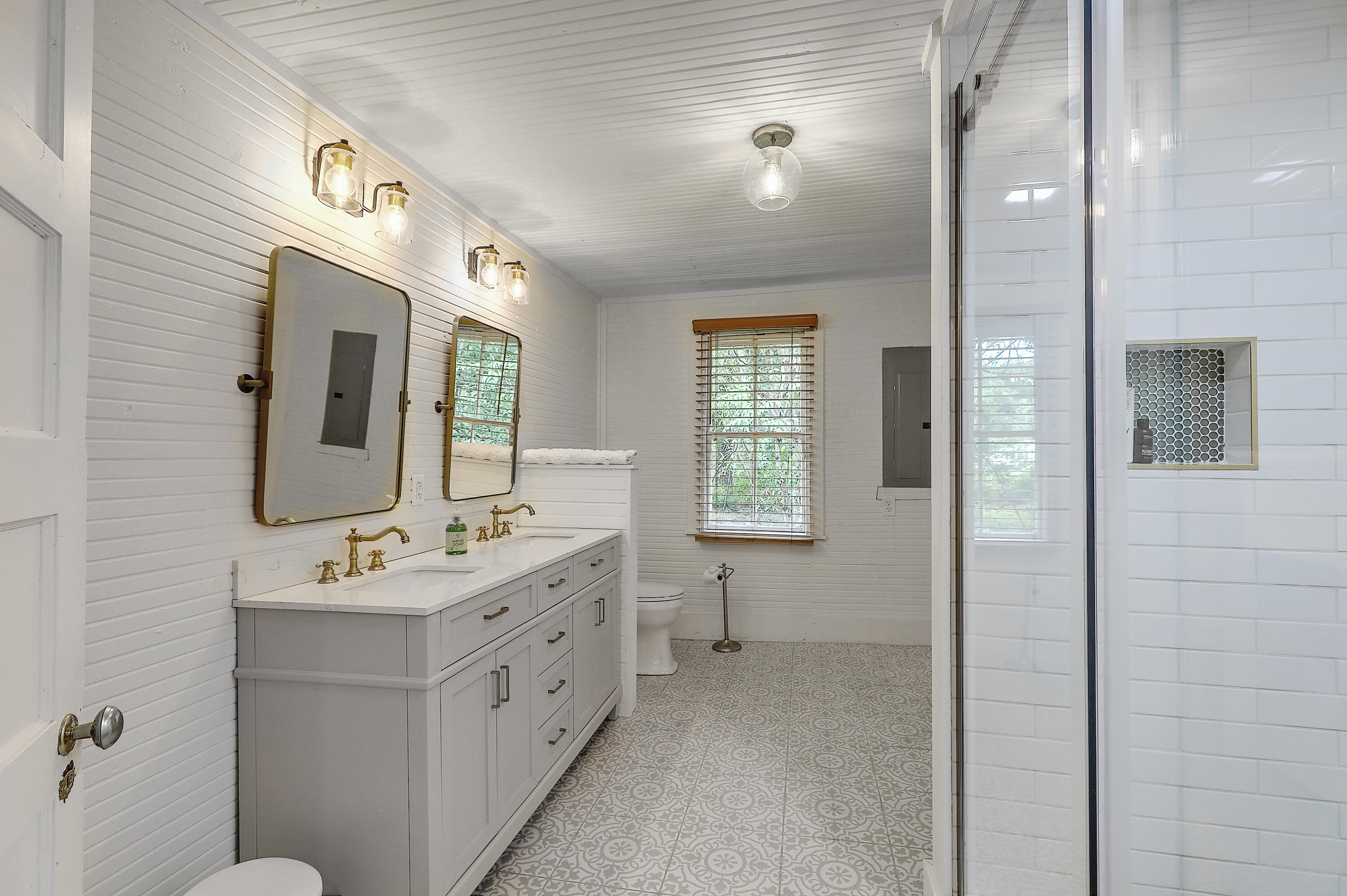 292 Greyback Road