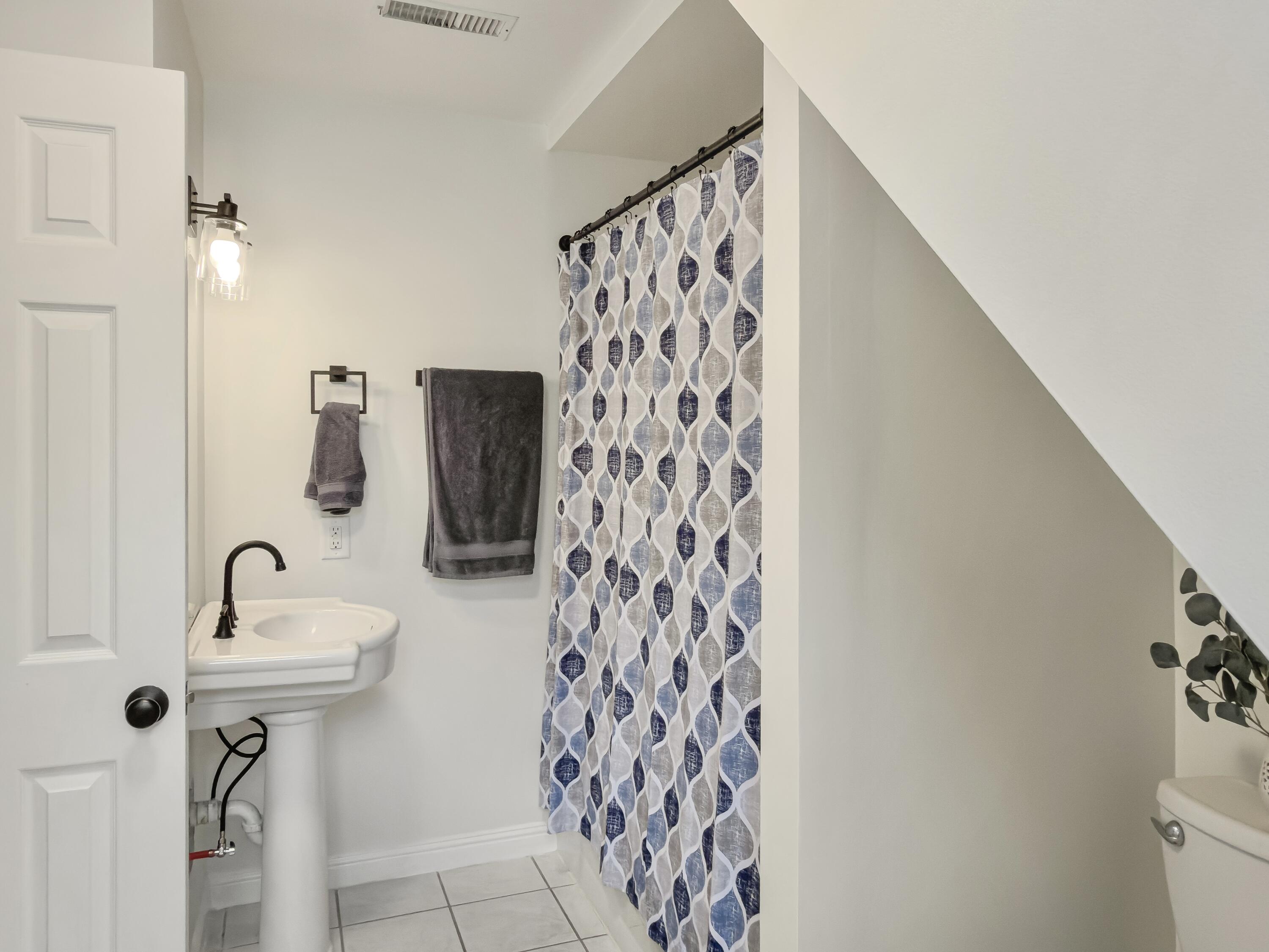 1105 Quenby Lane
