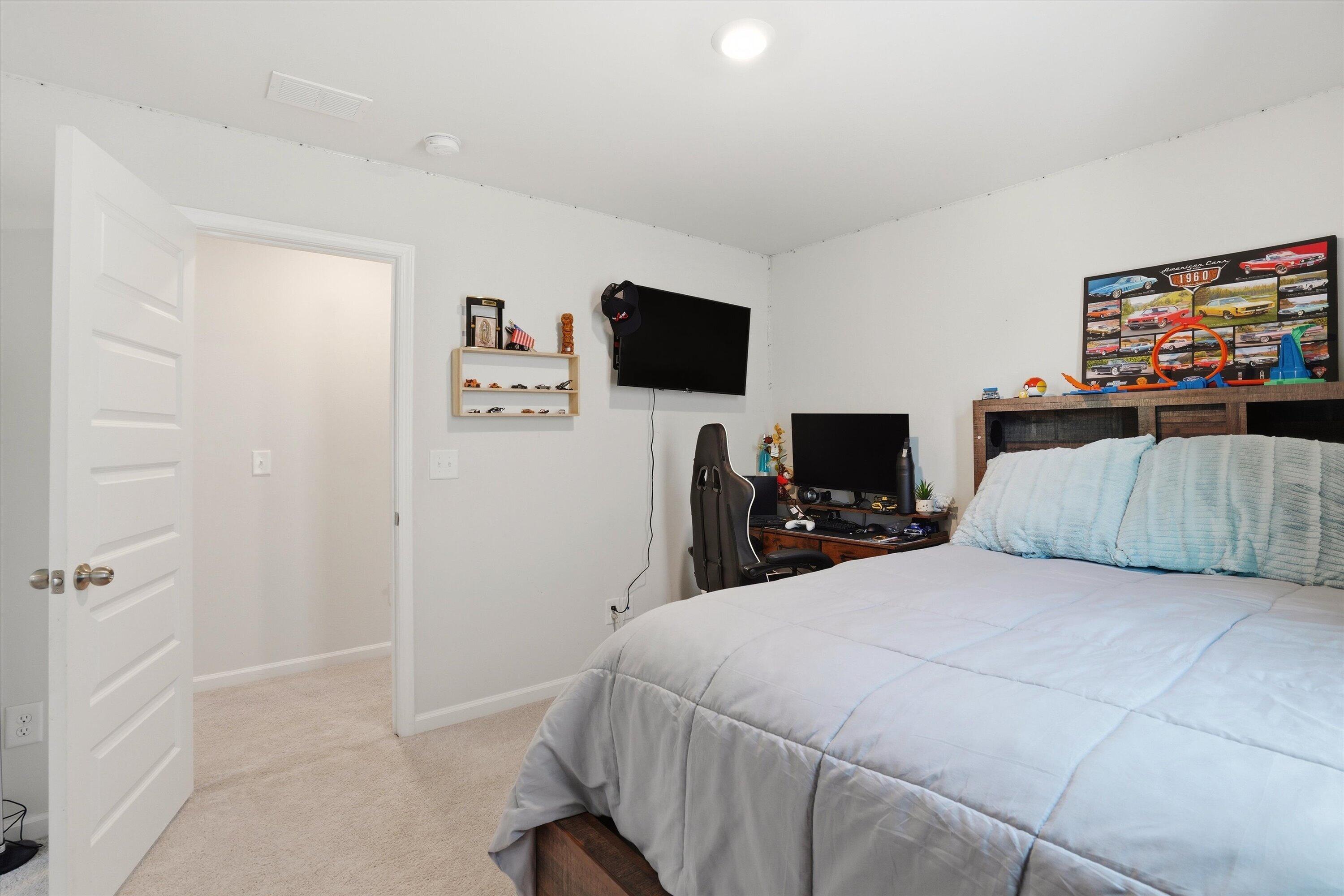 144 Woodland Oak Way
