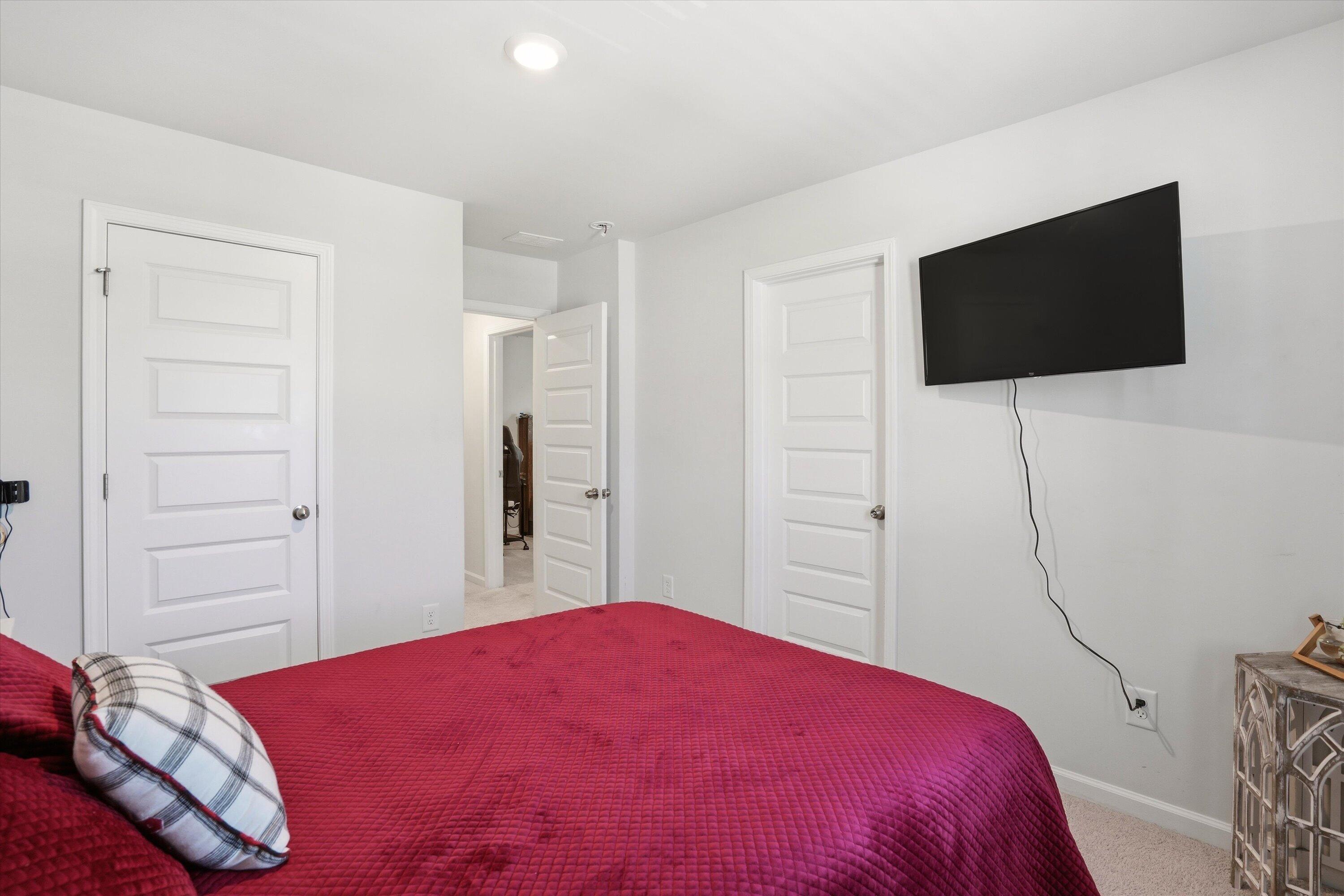 144 Woodland Oak Way
