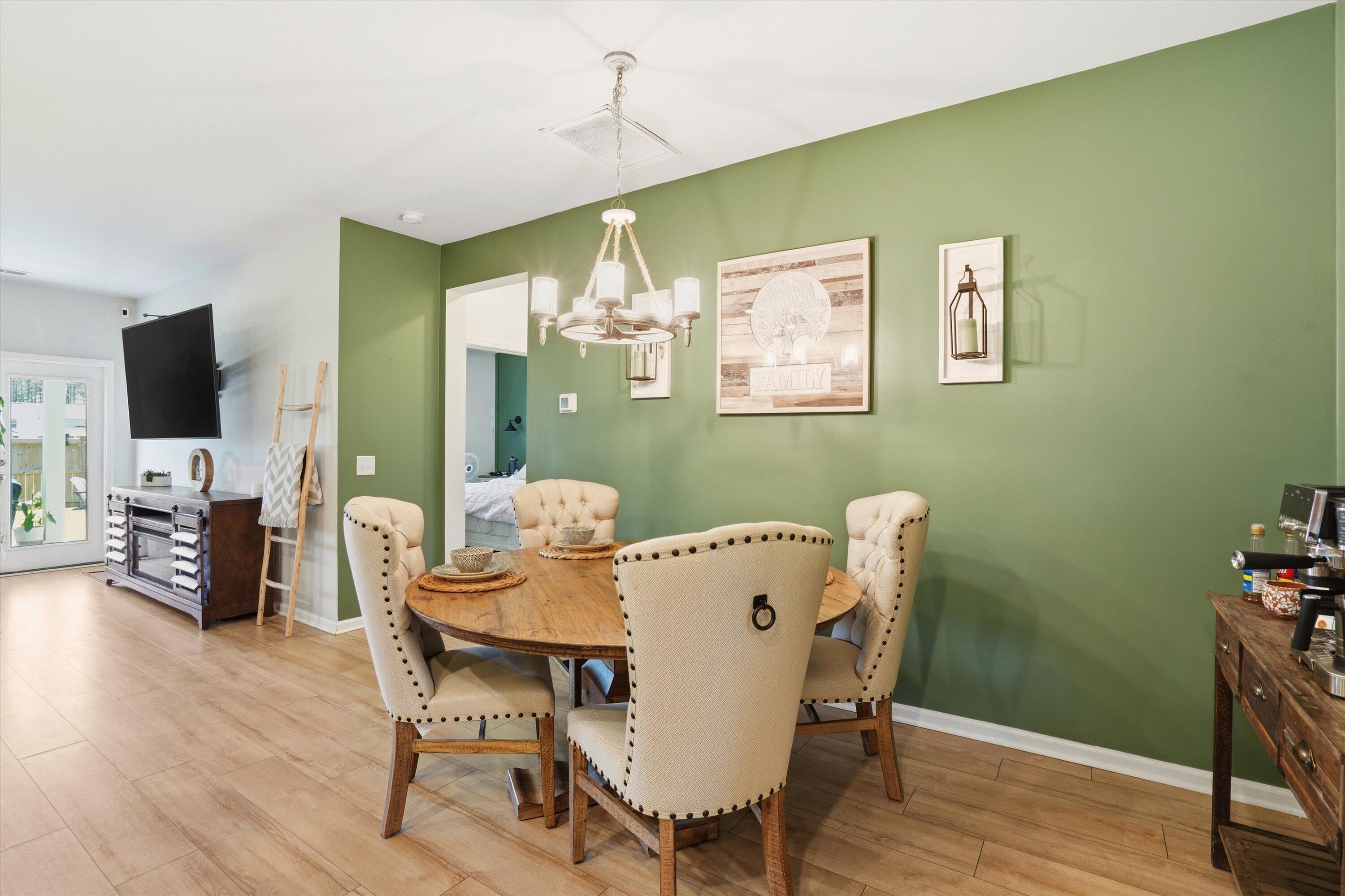 144 Woodland Oak Way