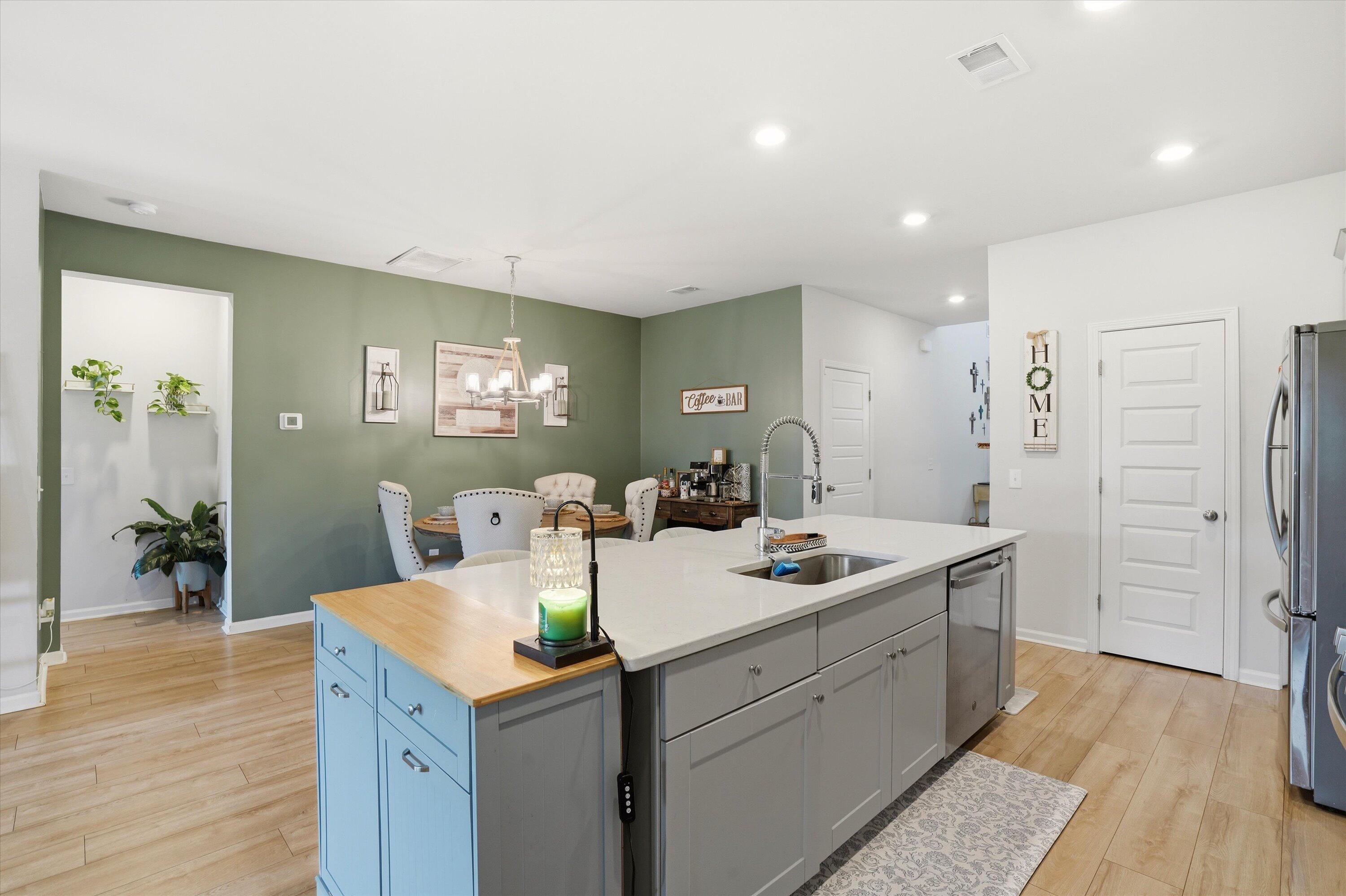 144 Woodland Oak Way