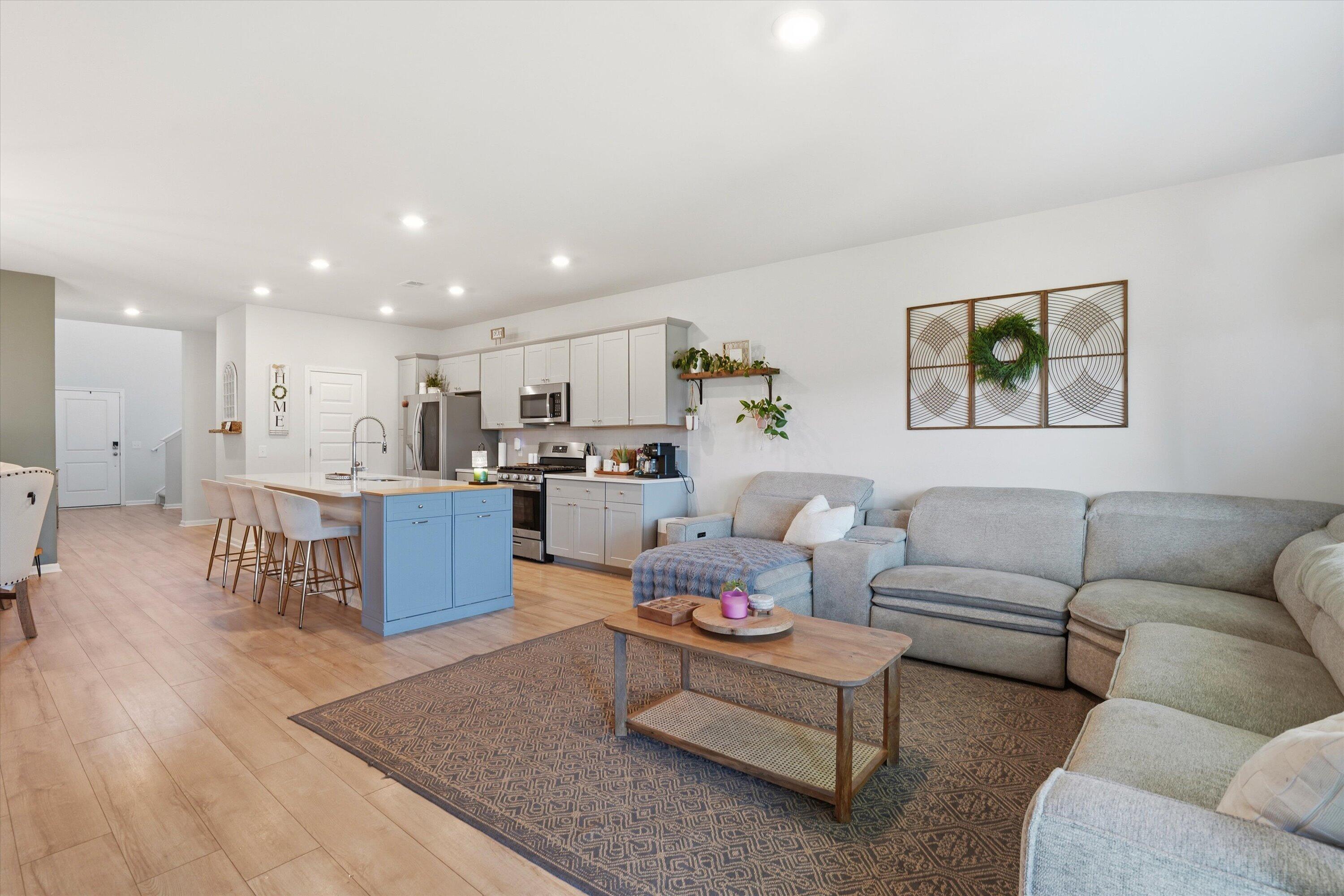 144 Woodland Oak Way