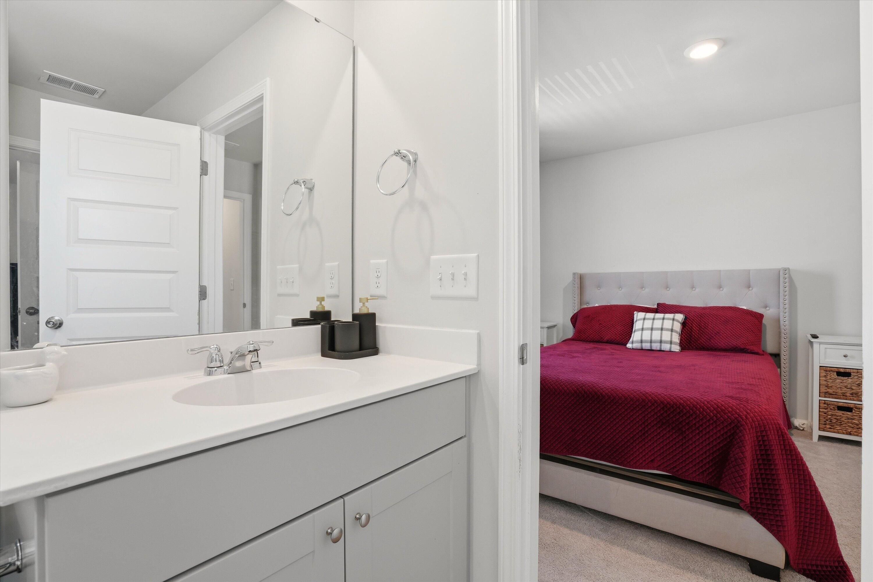 144 Woodland Oak Way