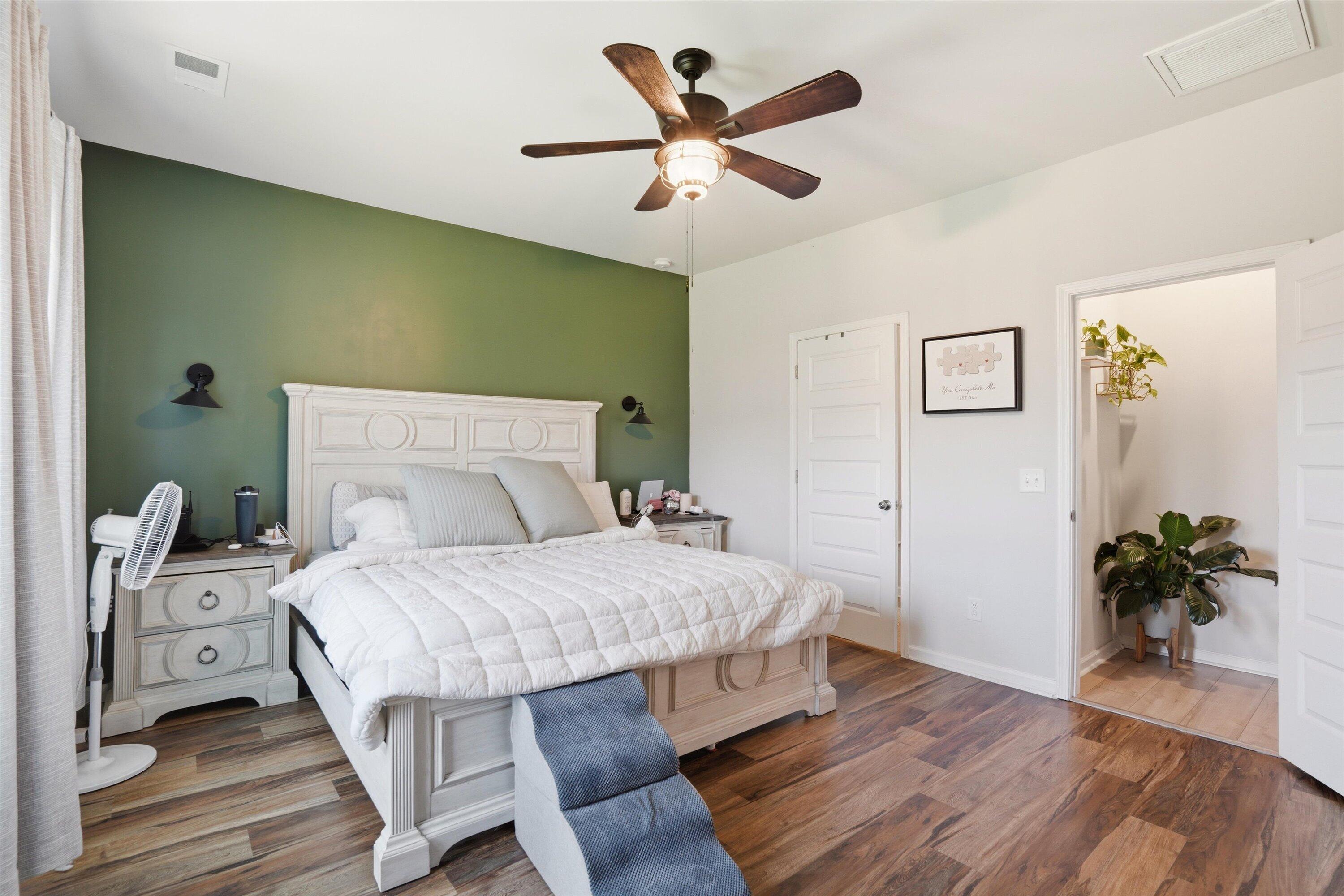 144 Woodland Oak Way