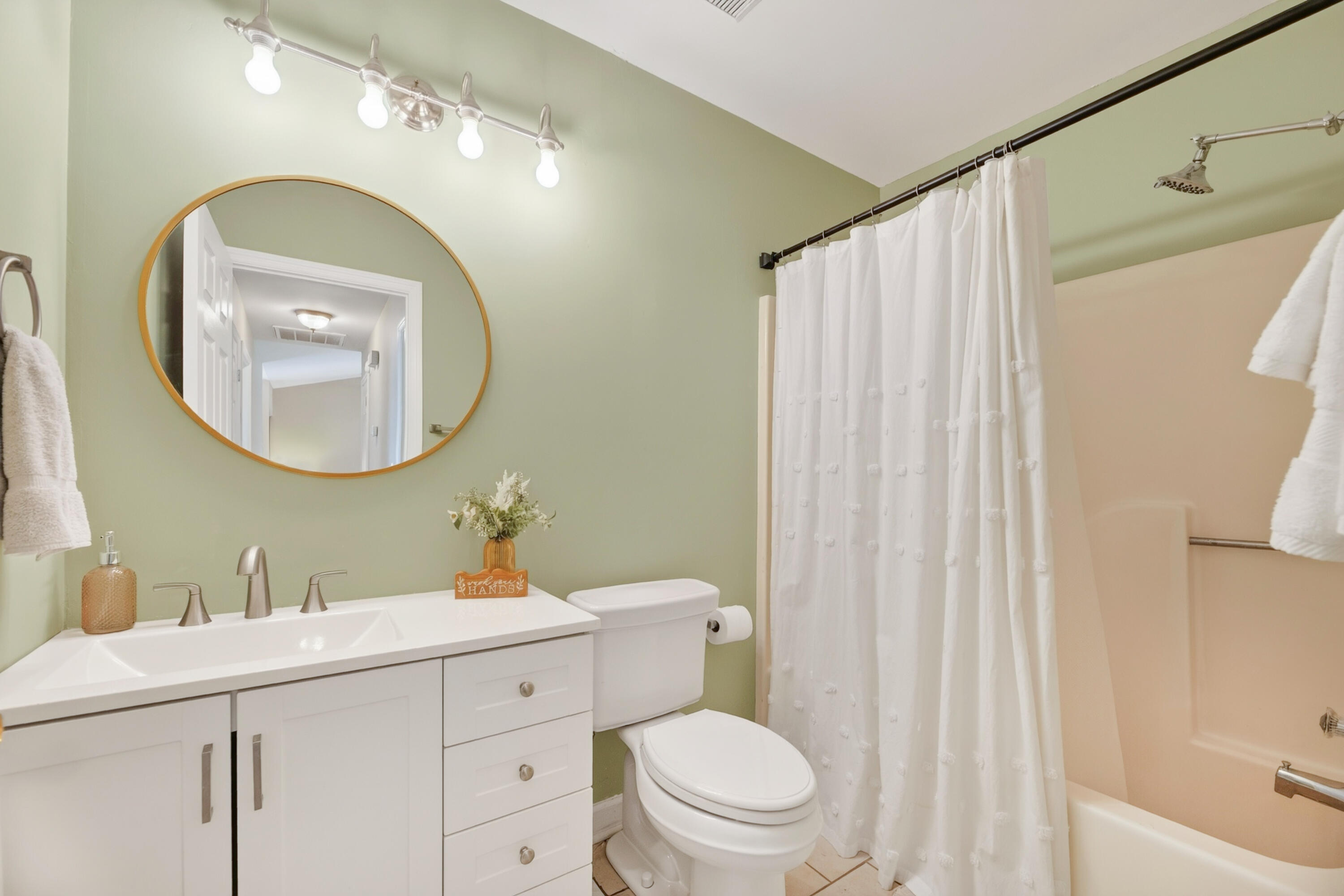 110 Persimmon Circle