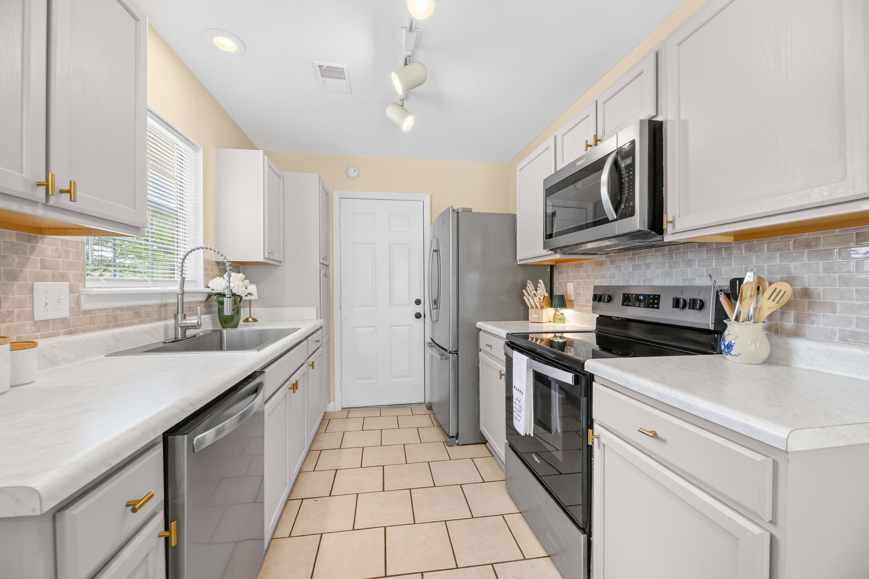 110 Persimmon Circle