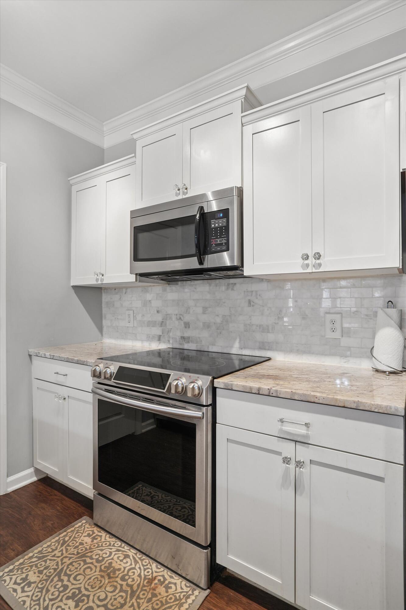 400 Bucksley Lane Unit 204
