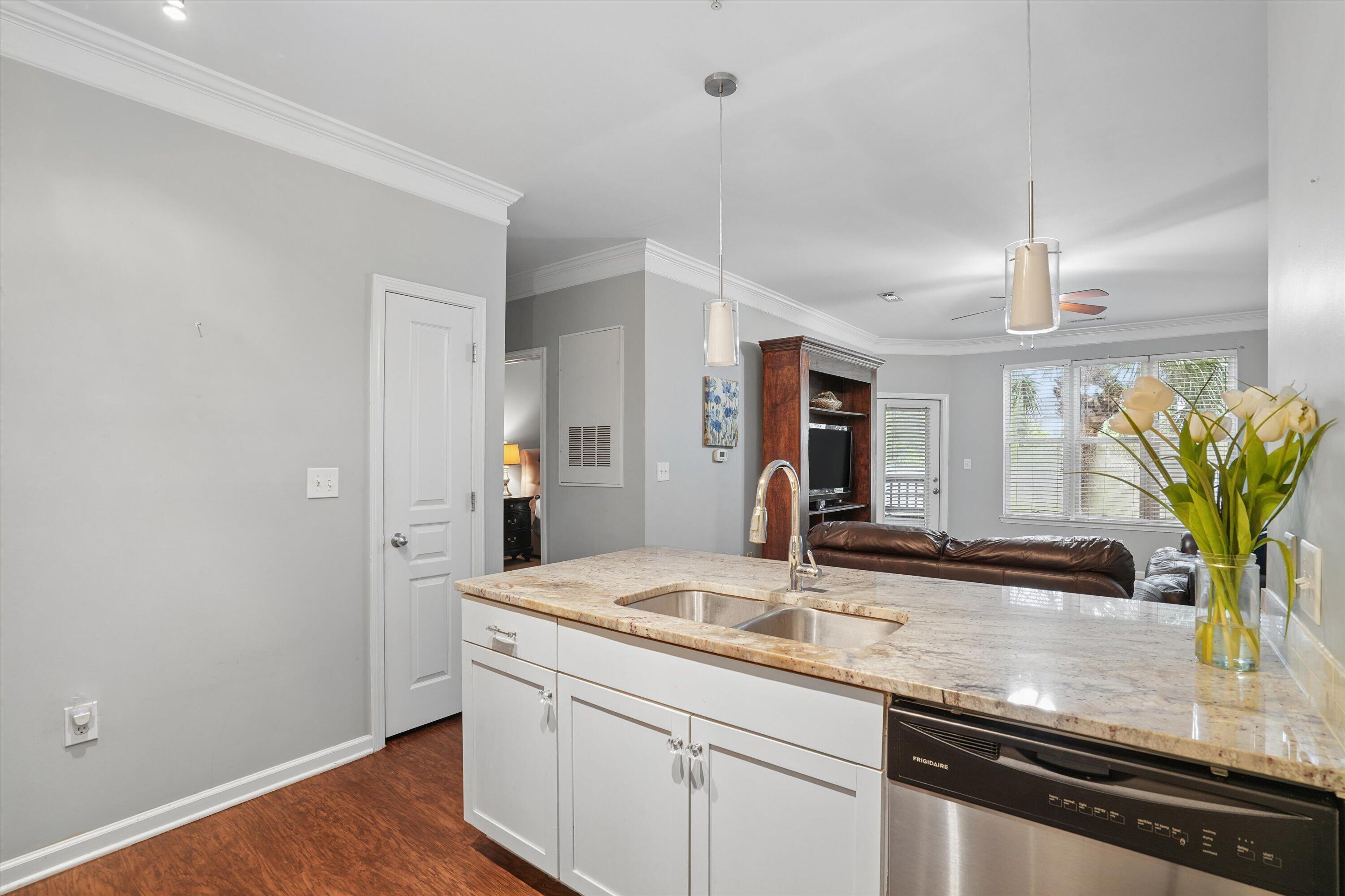 400 Bucksley Lane Unit 204