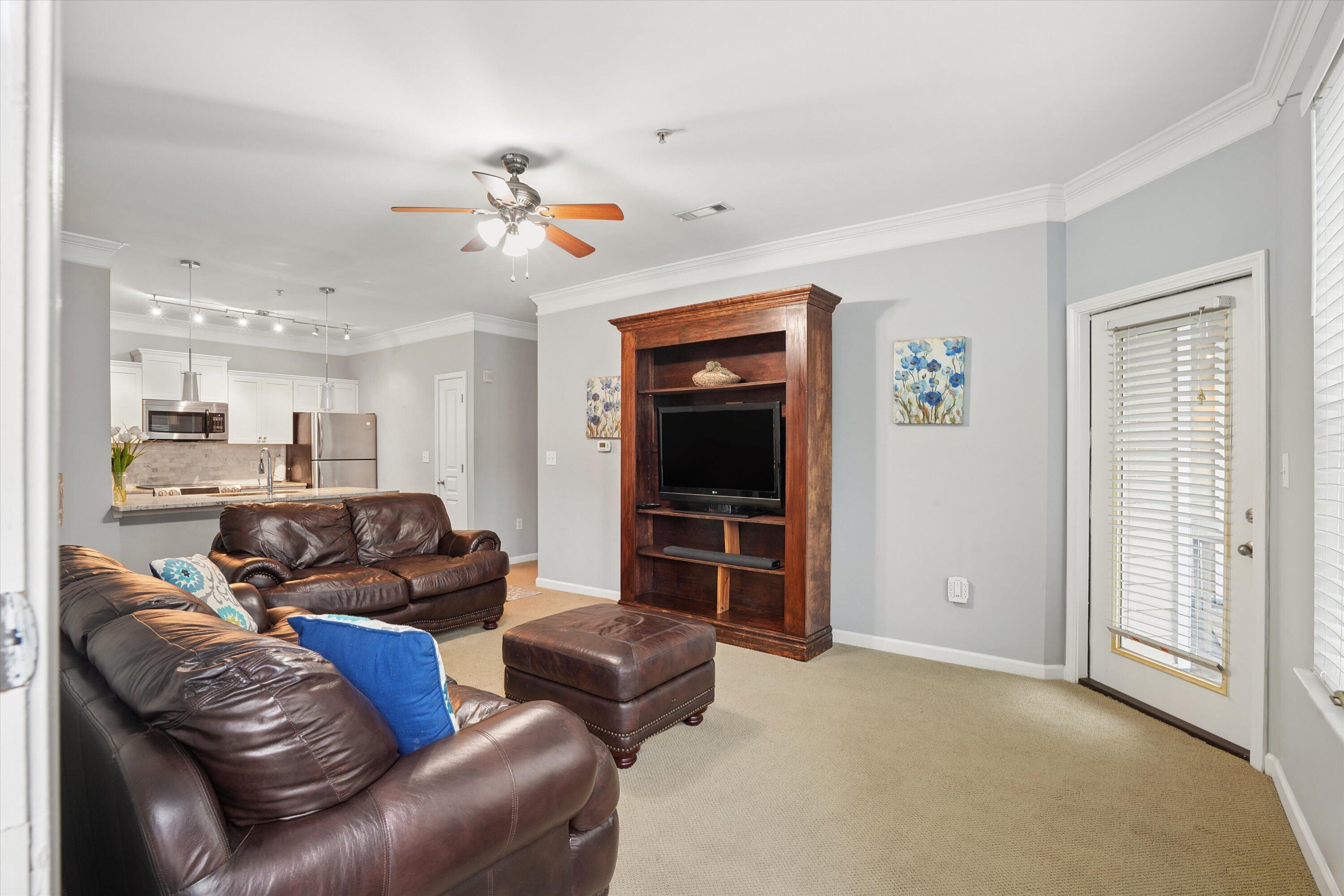 400 Bucksley Lane Unit 204