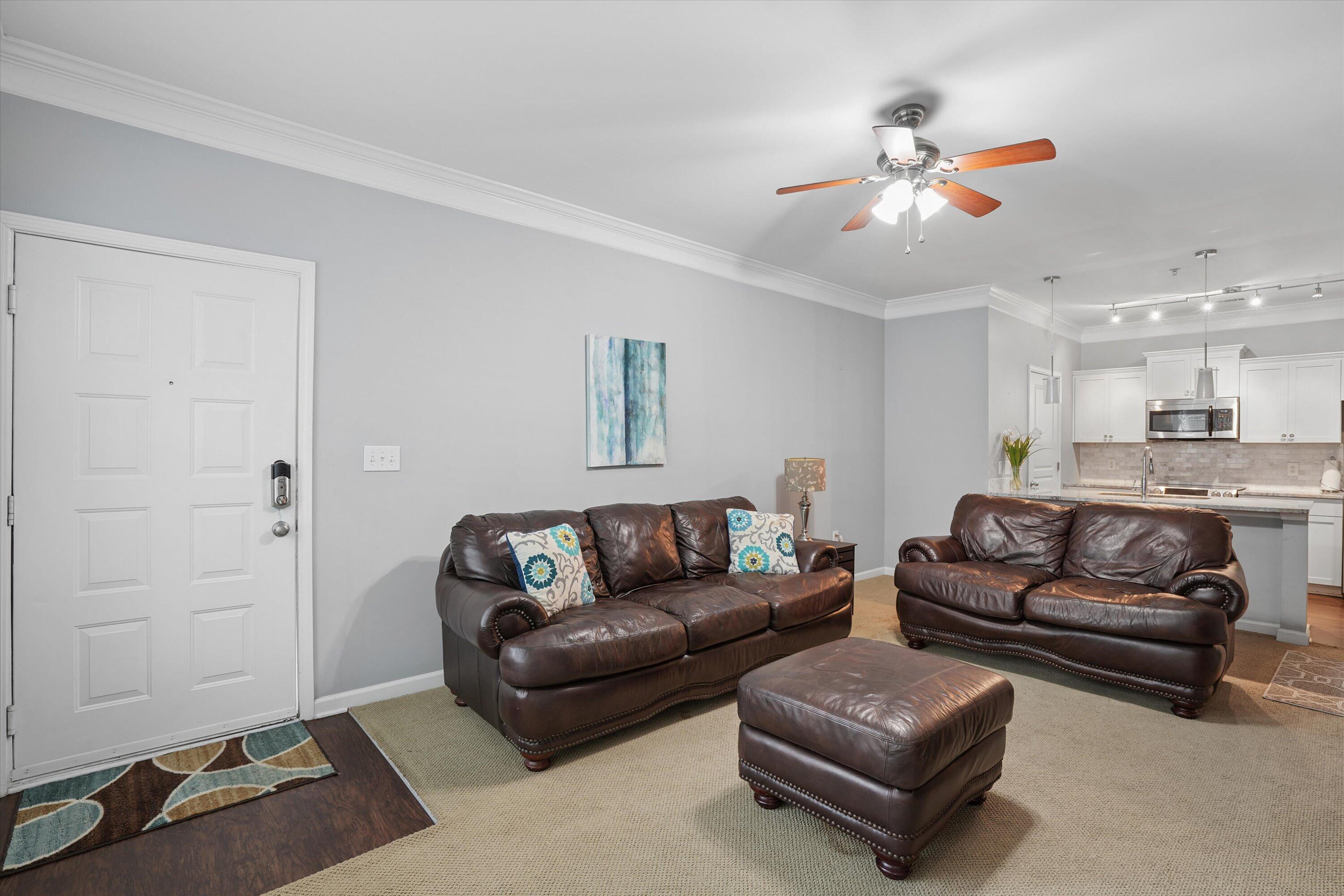 400 Bucksley Lane Unit 204