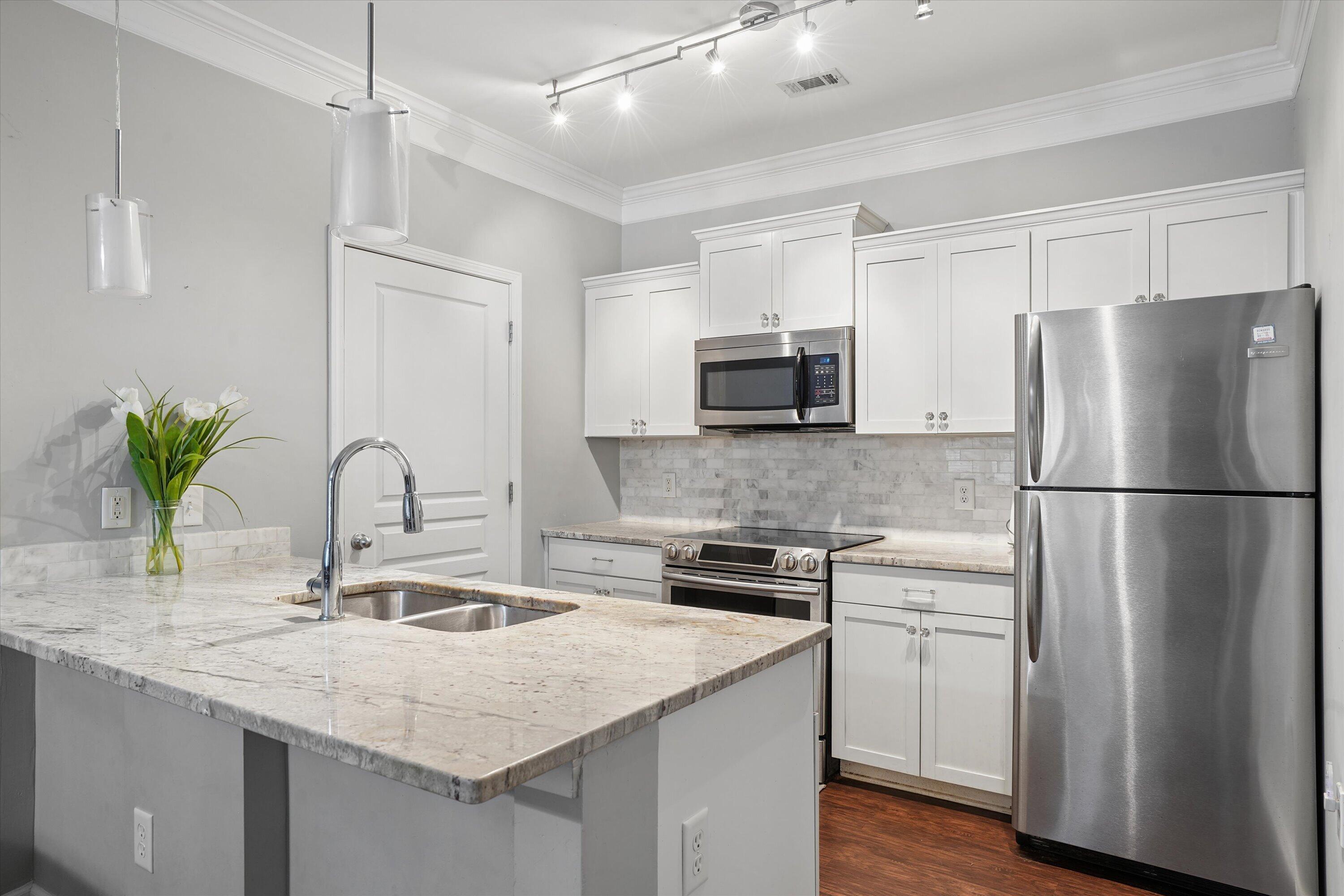 400 Bucksley Lane Unit 204