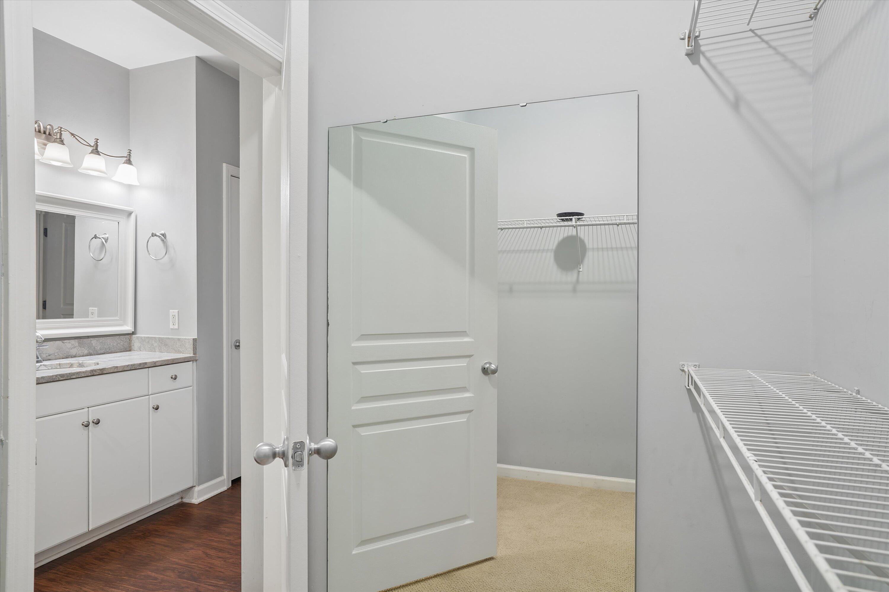 400 Bucksley Lane Unit 204