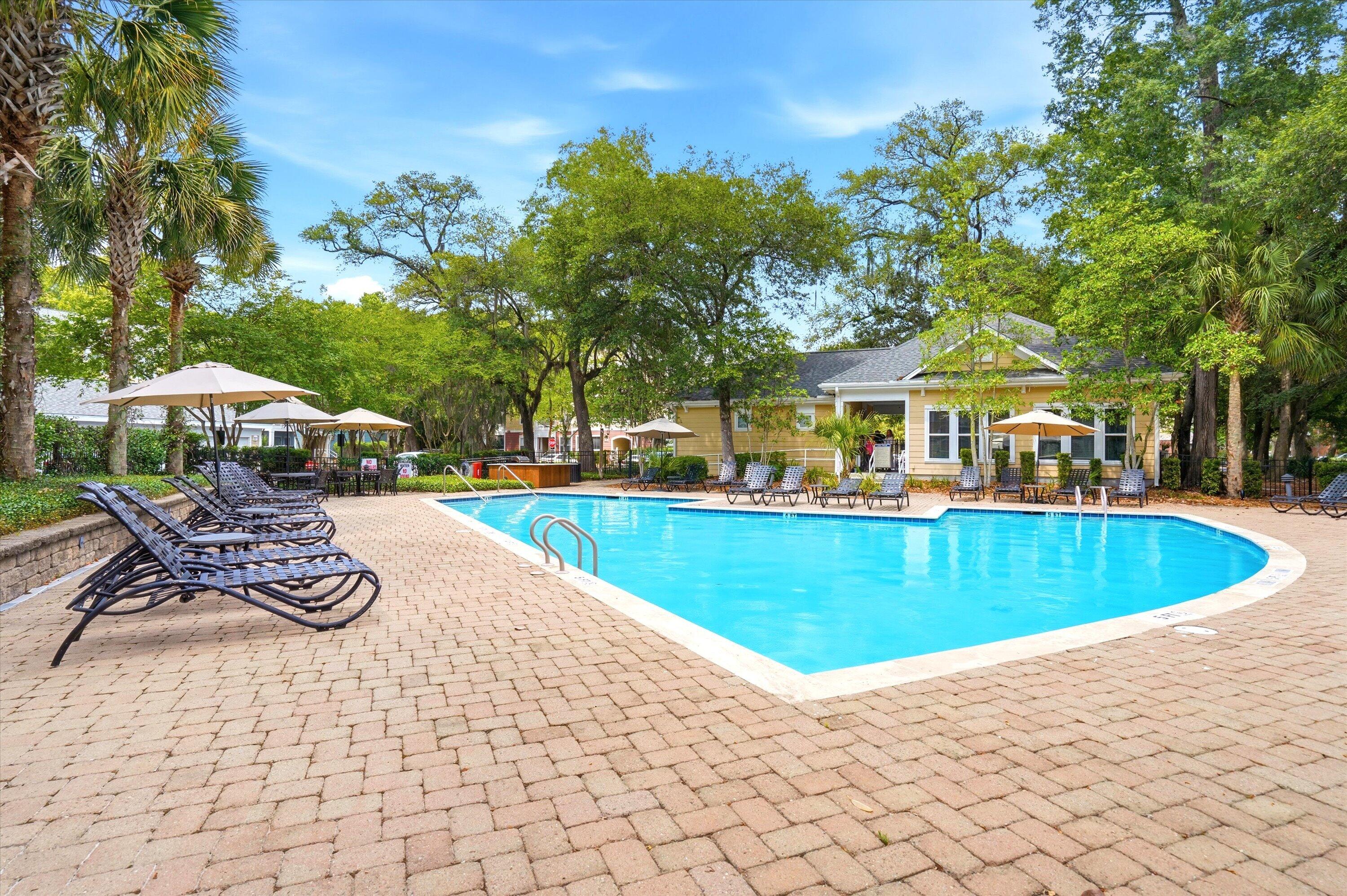 400 Bucksley Lane Unit 204