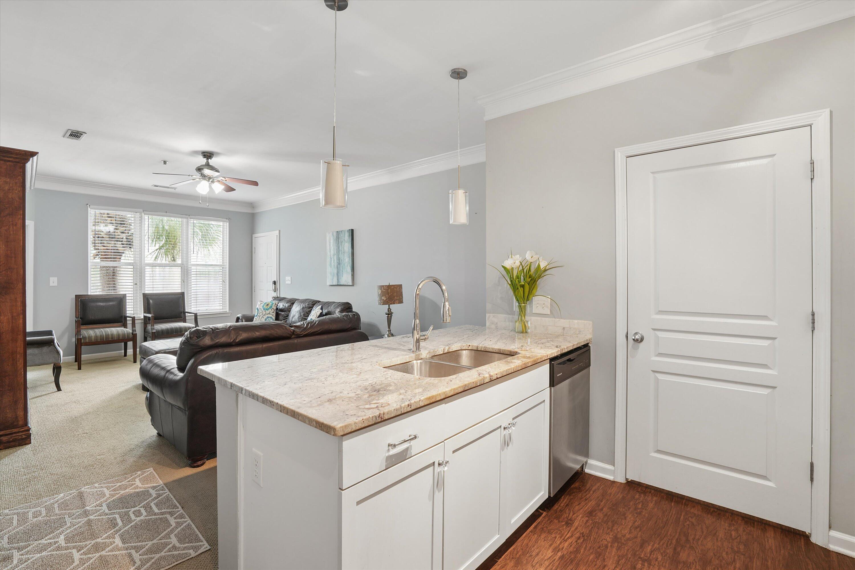 400 Bucksley Lane Unit 204