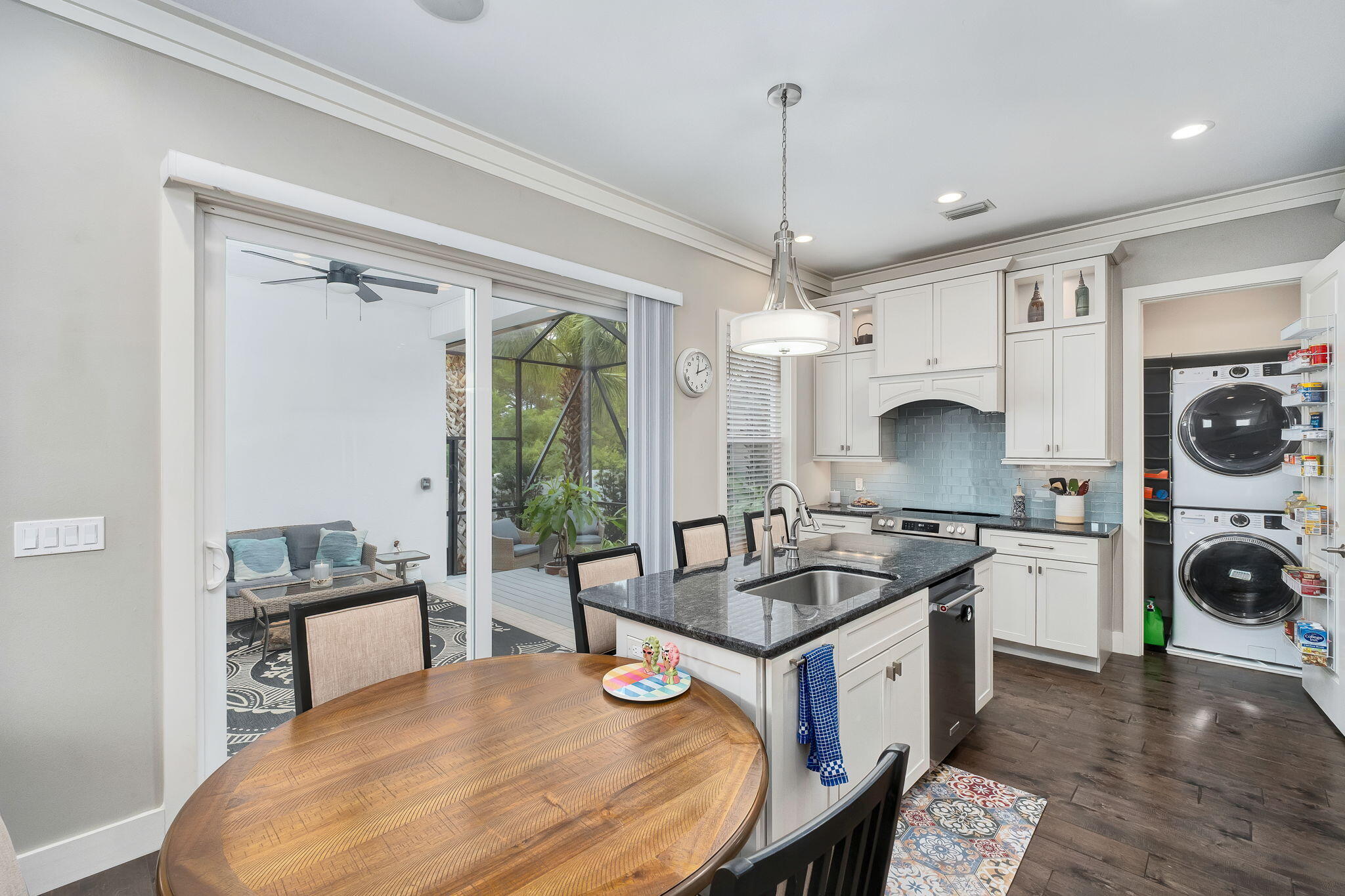 47 Saint Simon Circle