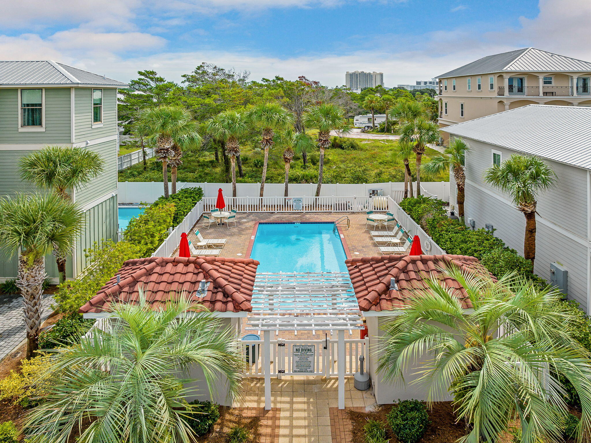 47 Saint Simon Circle