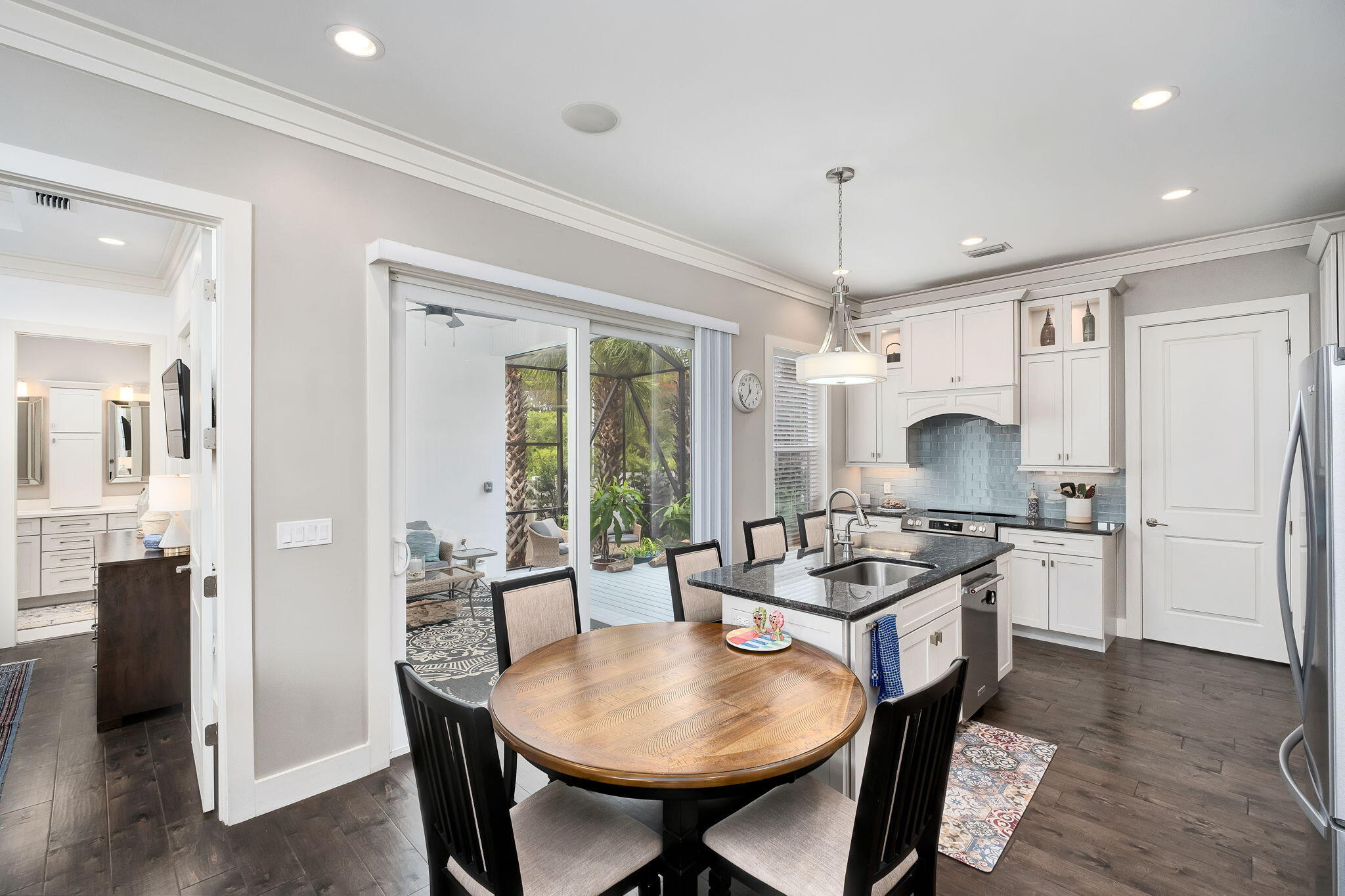 47 Saint Simon Circle