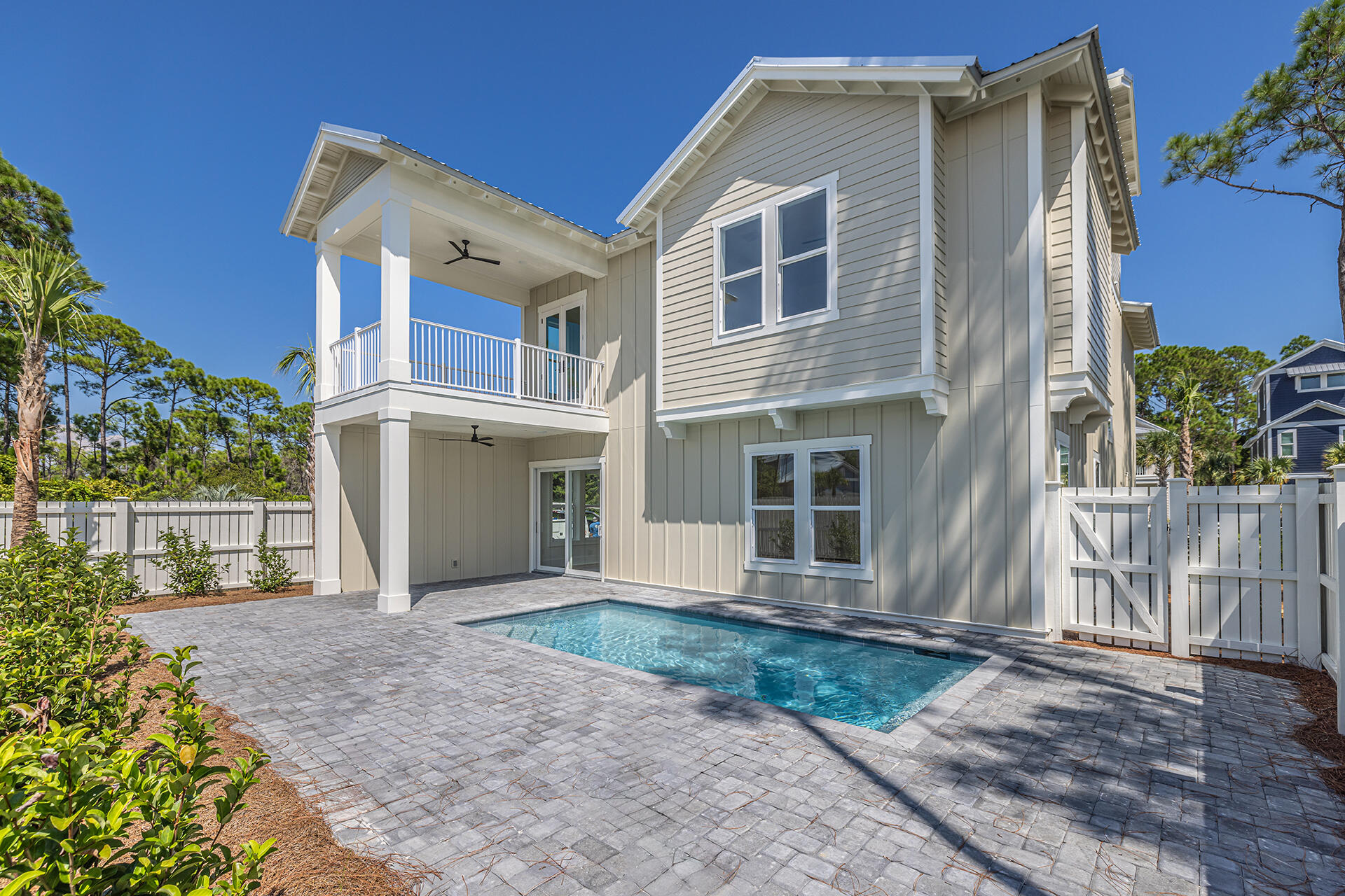 160 Lakeland Drive