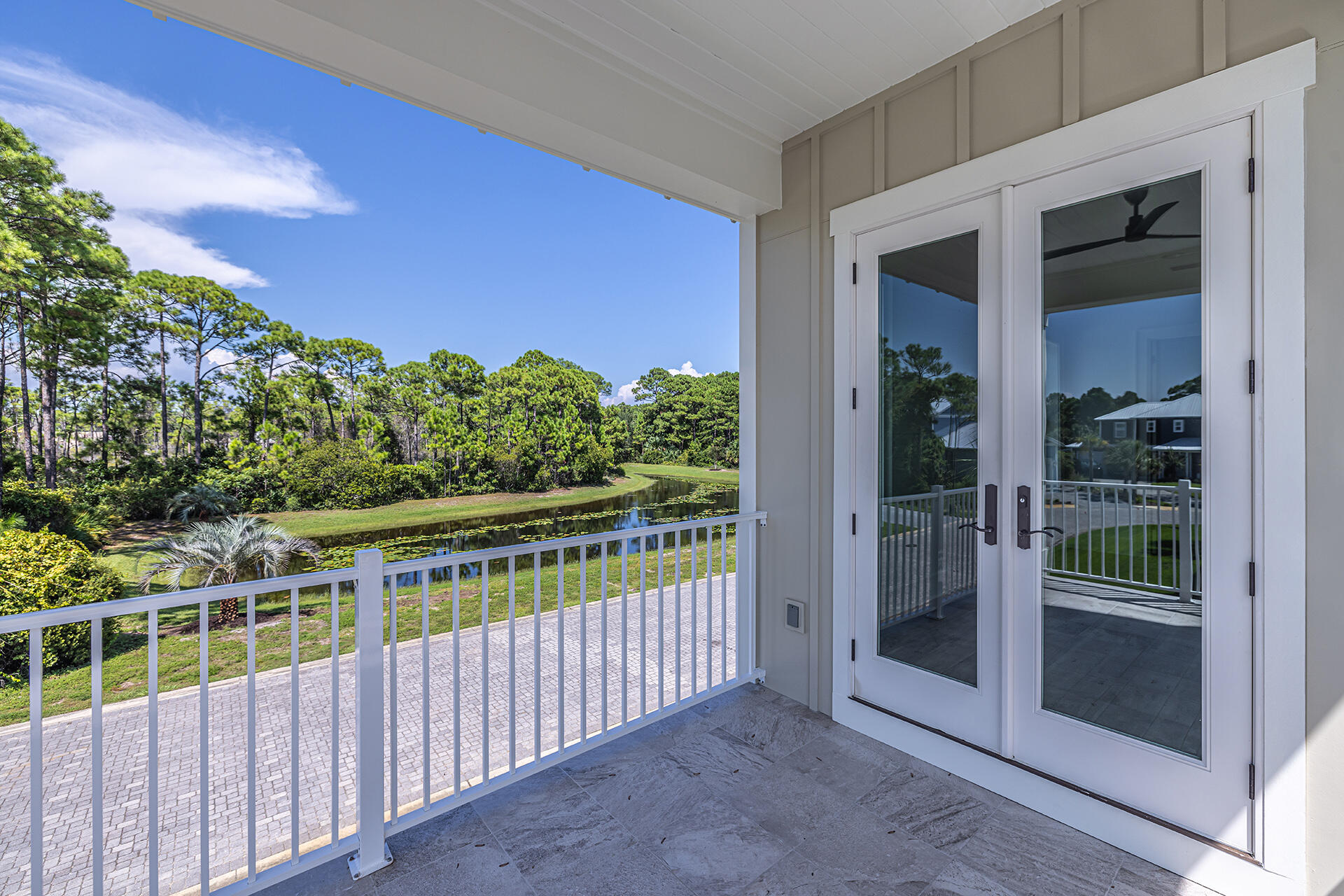 160 Lakeland Drive