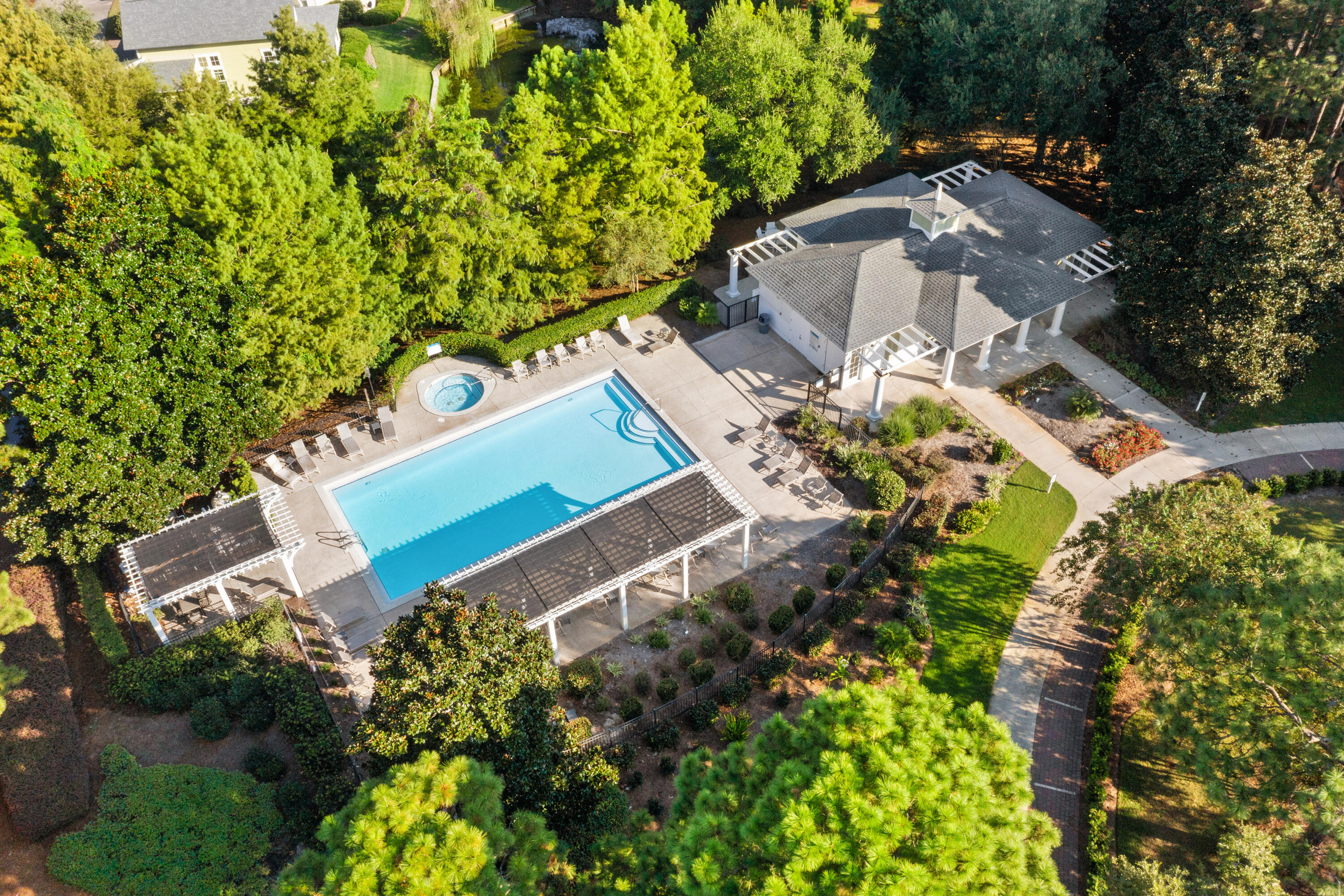 1303 Laurel Way