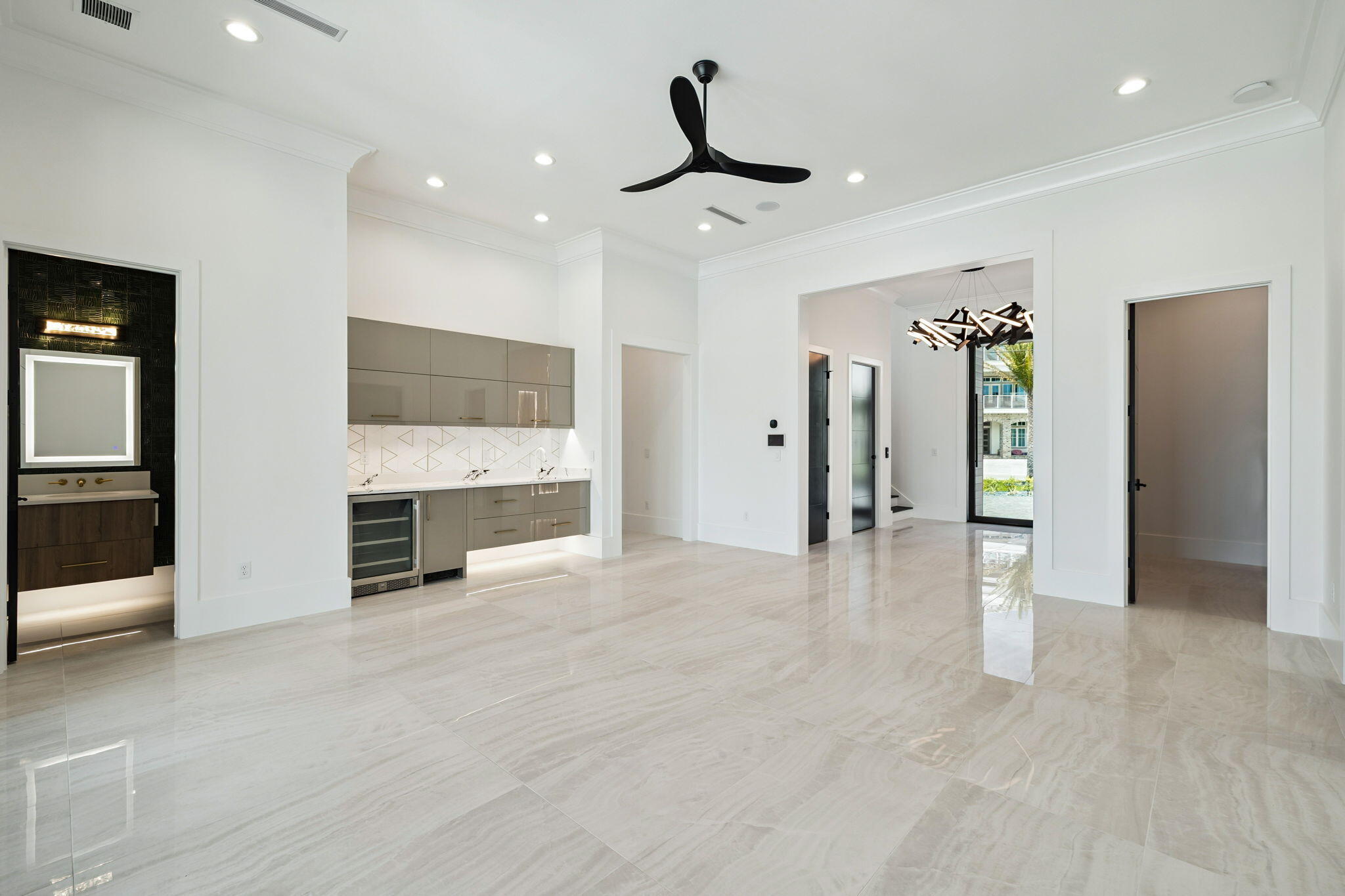 48 E Beach Drive