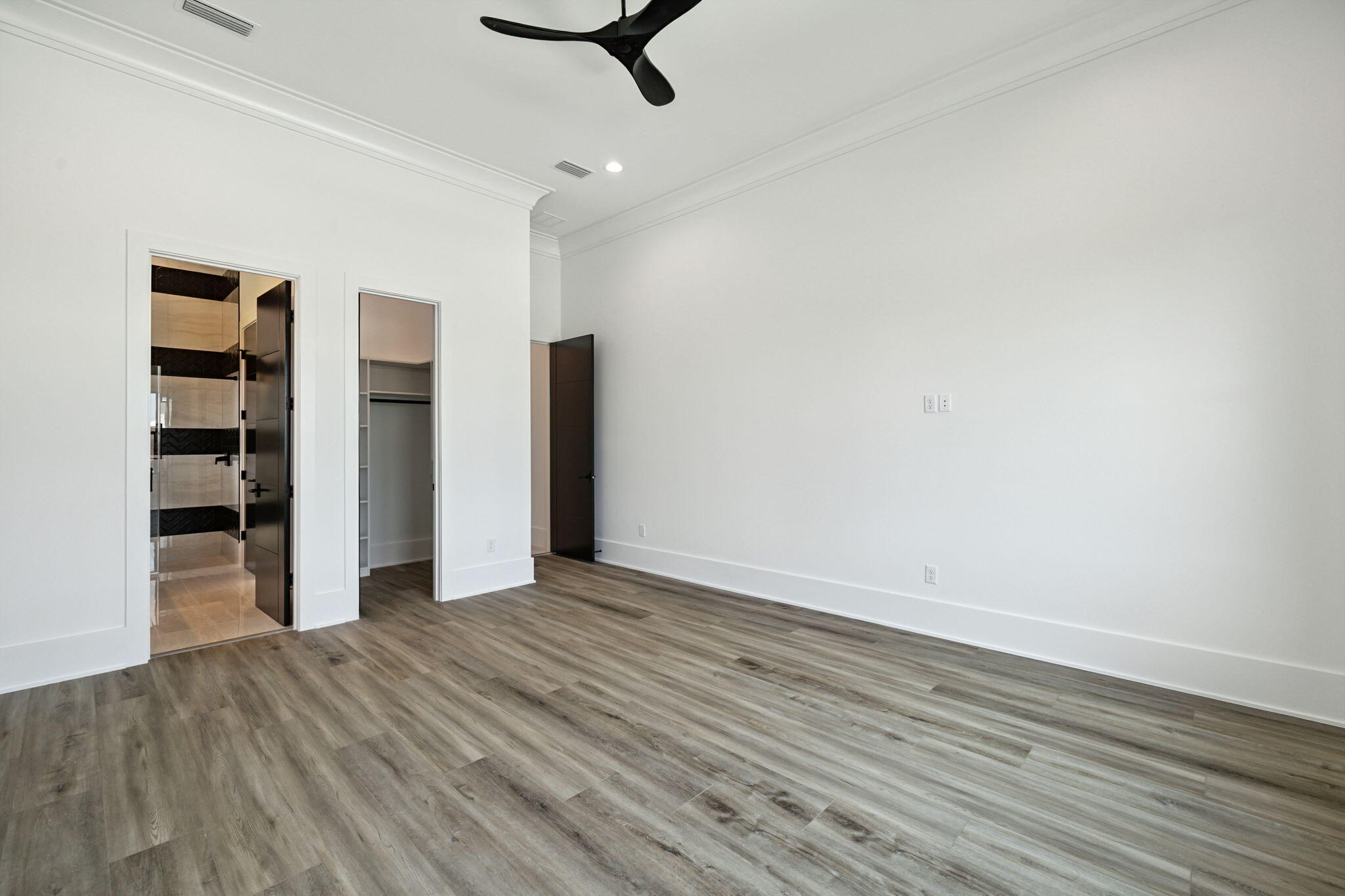 48 E Beach Drive